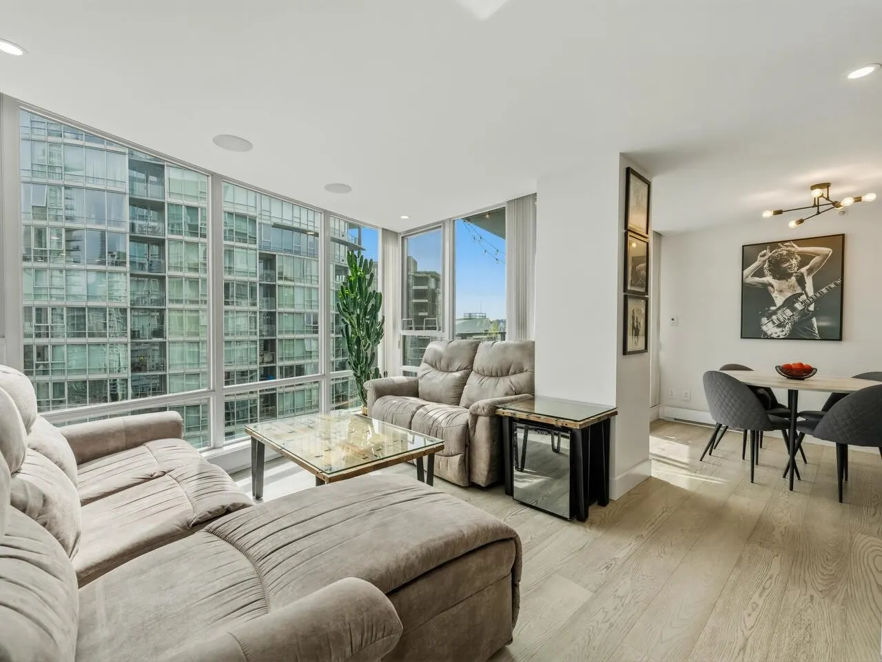 1495 Richards Street #3106