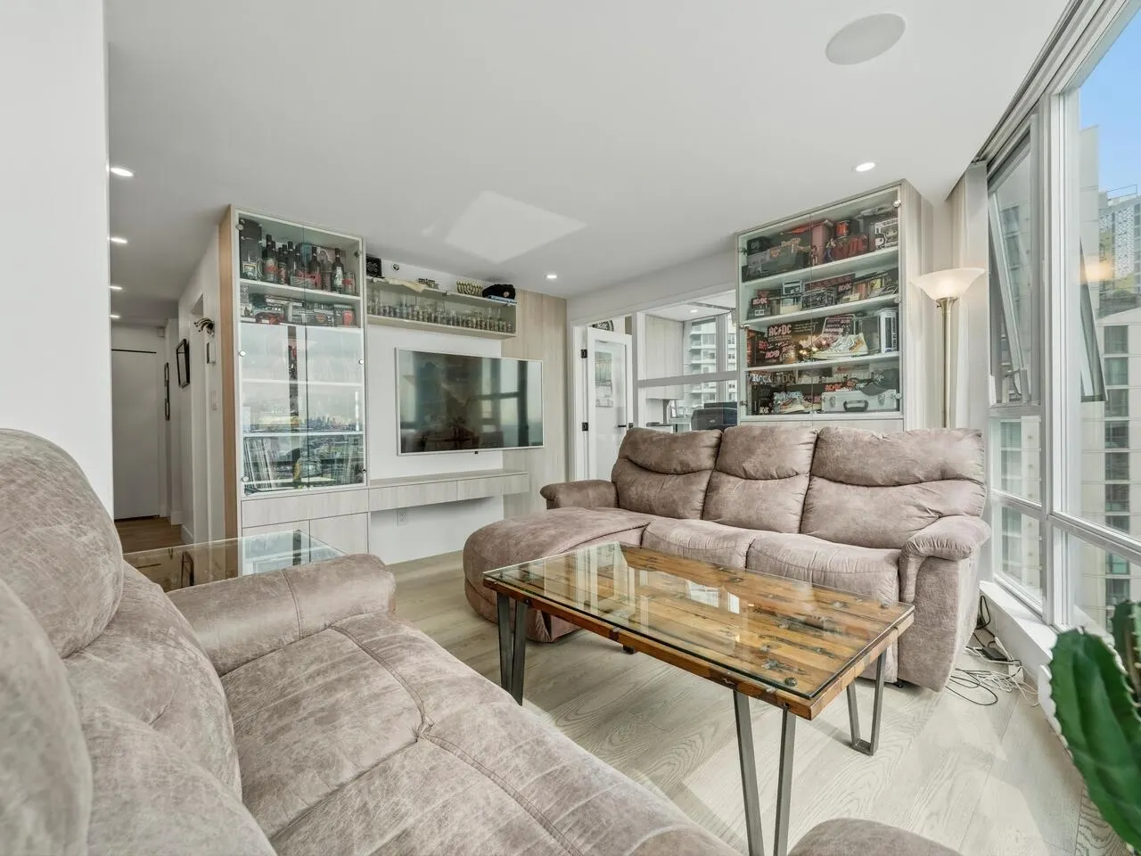 1495 Richards Street #3106