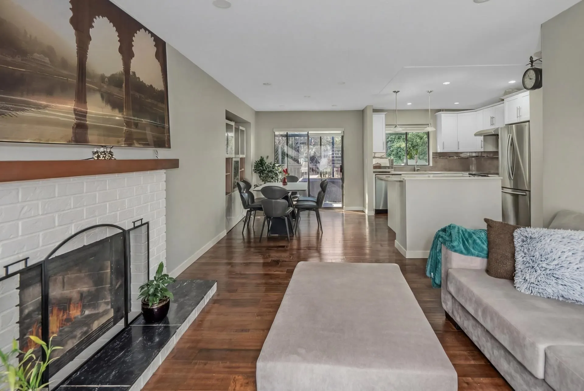 1981 158a Street