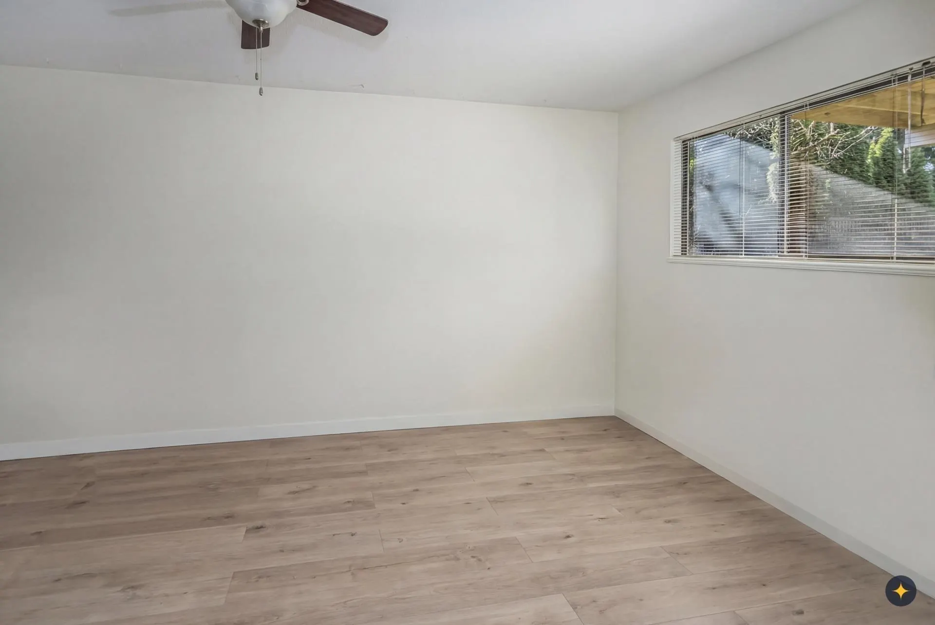 1981 158a Street
