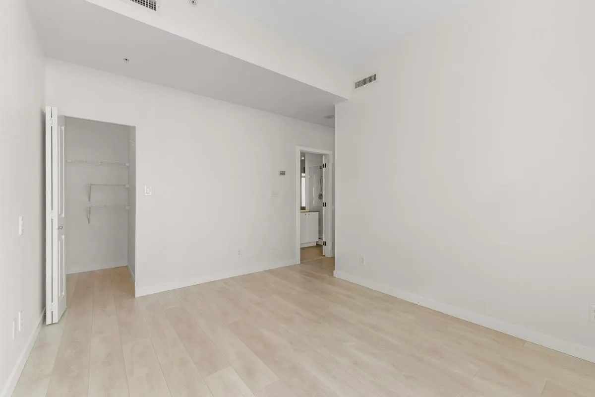 5088 Kwantlen Street #1905