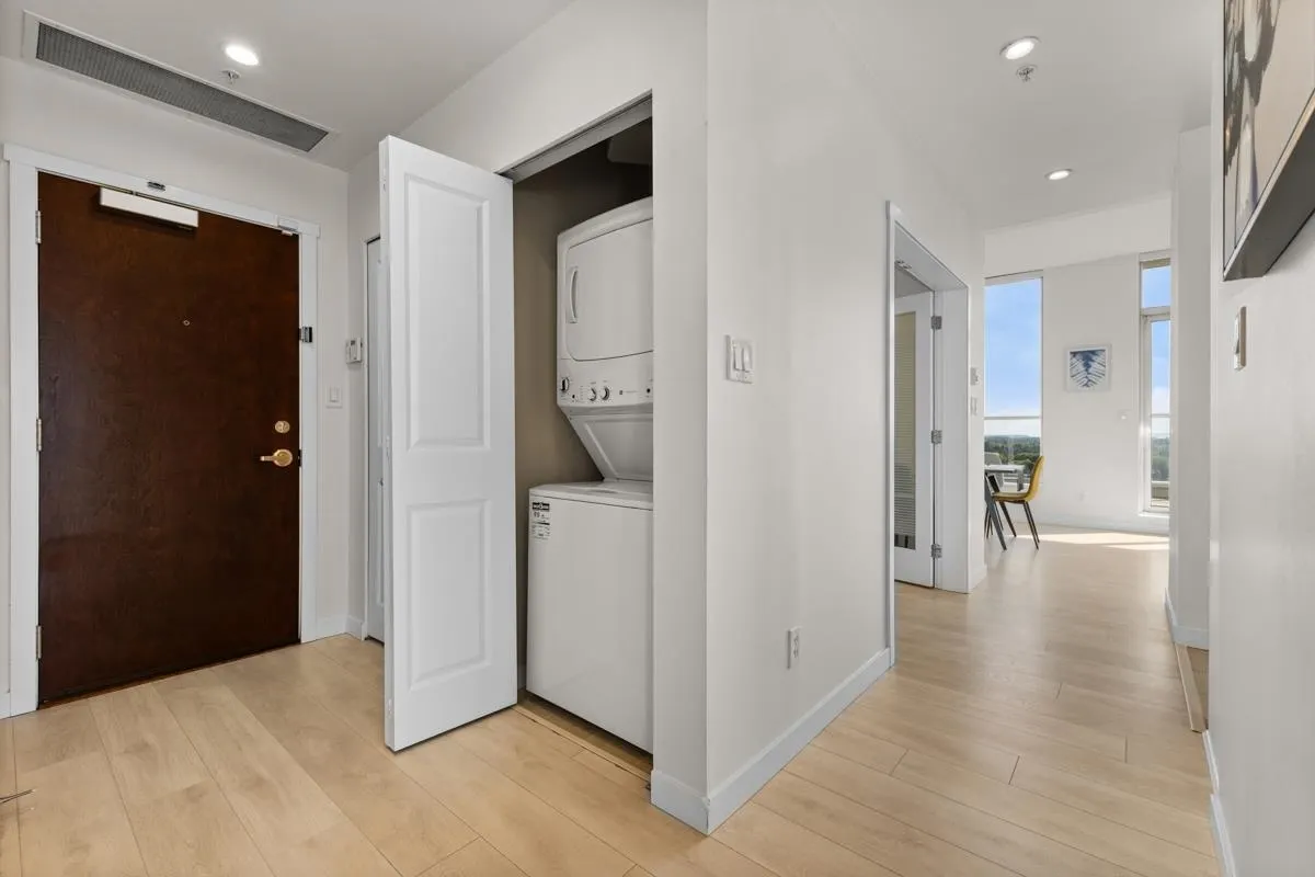 5088 Kwantlen Street #1905