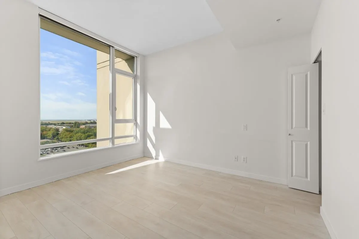 5088 Kwantlen Street #1905
