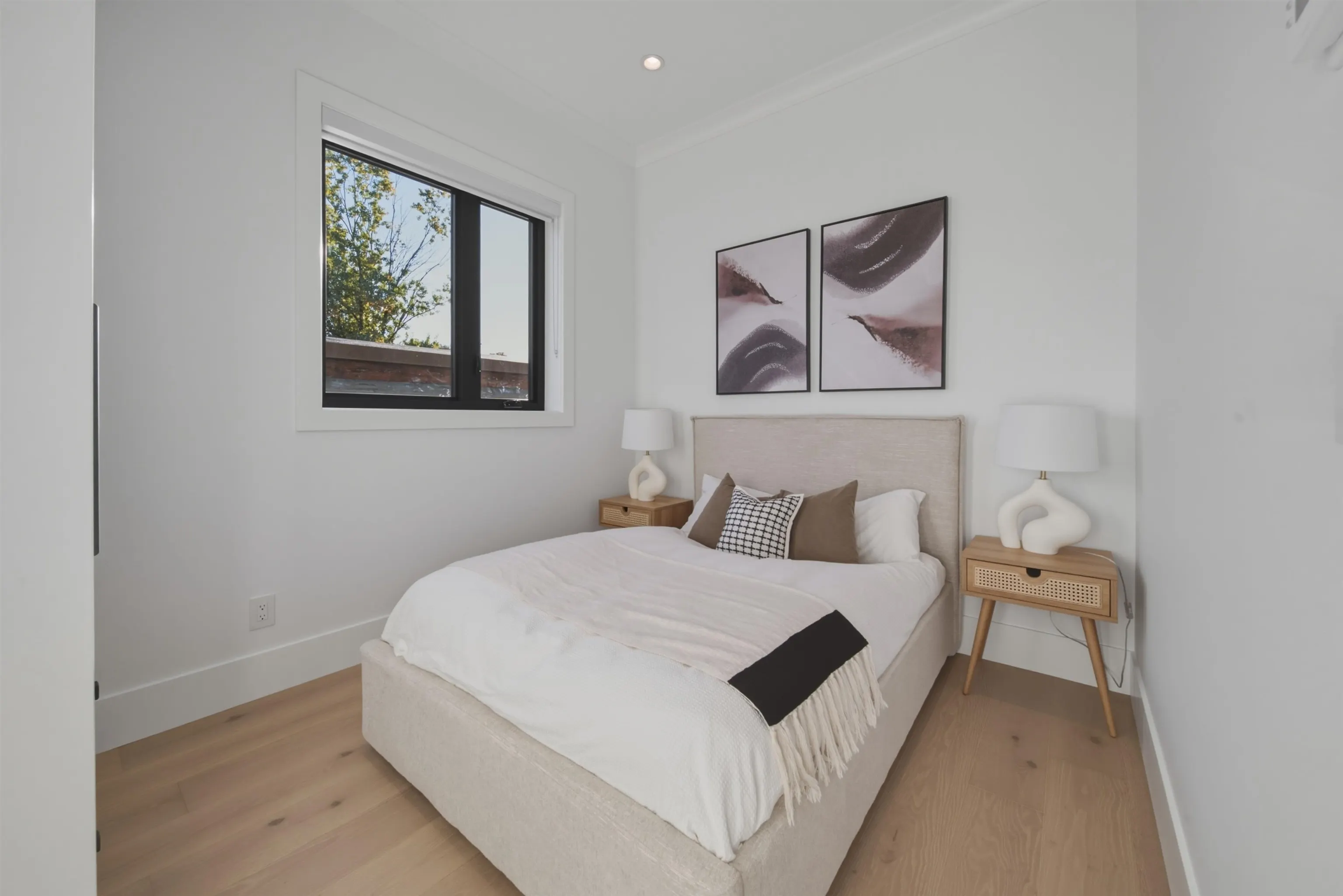 266 E 38 Avenue #2