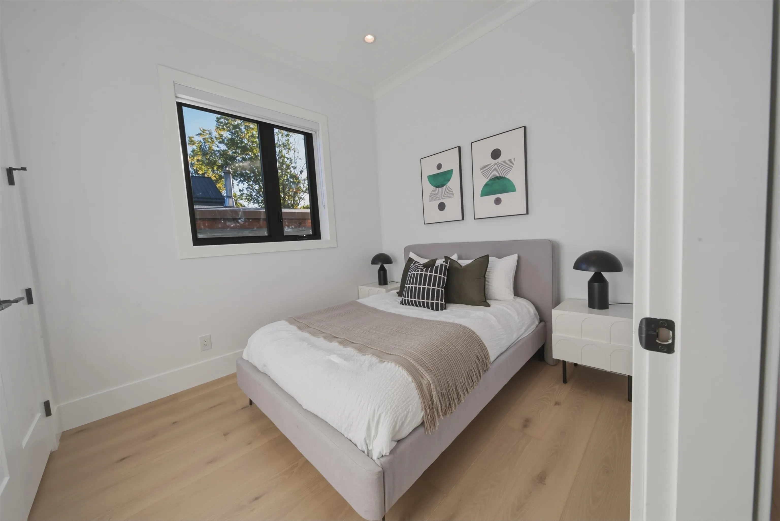 266 E 38 Avenue #2
