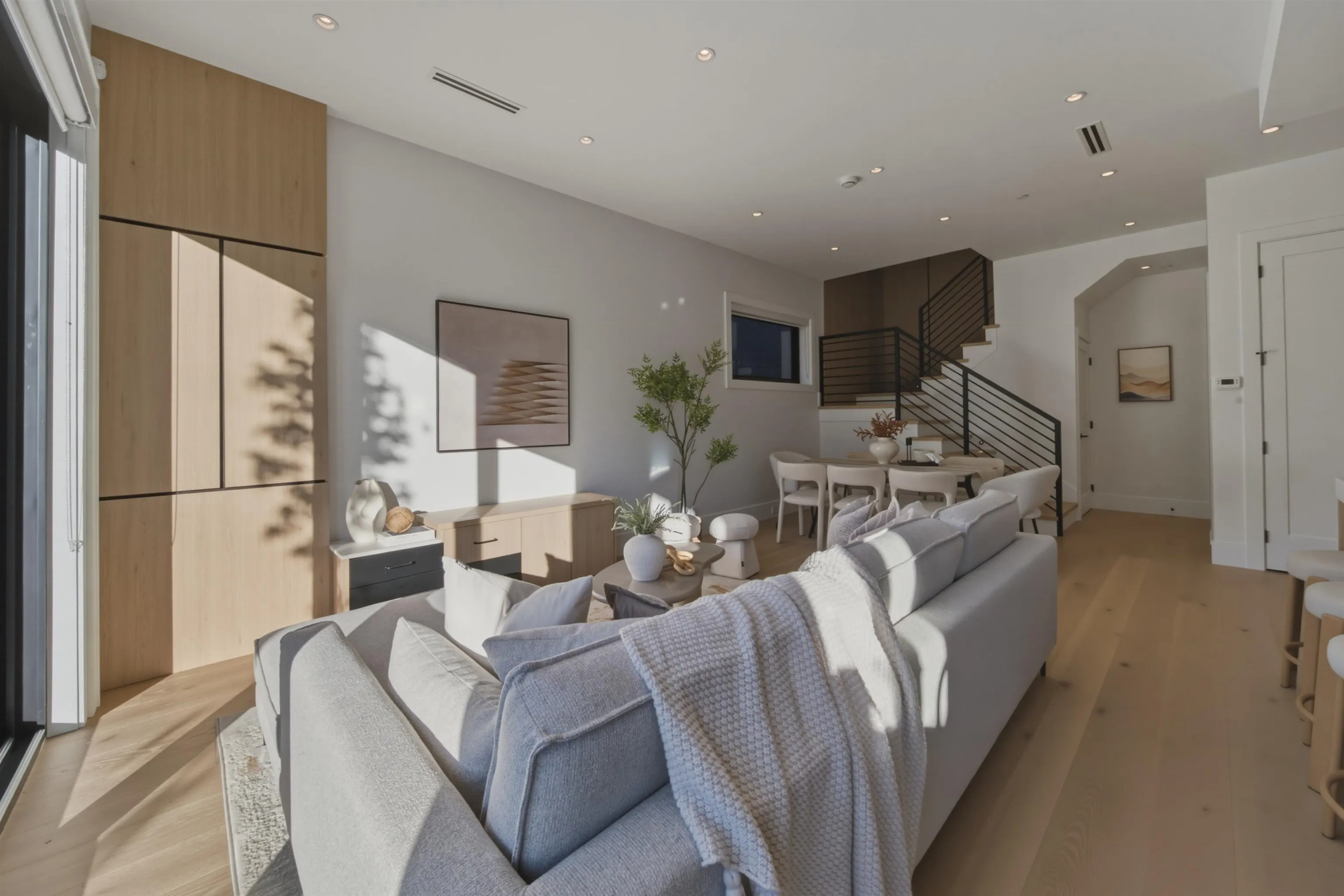 266 E 38 Avenue #2