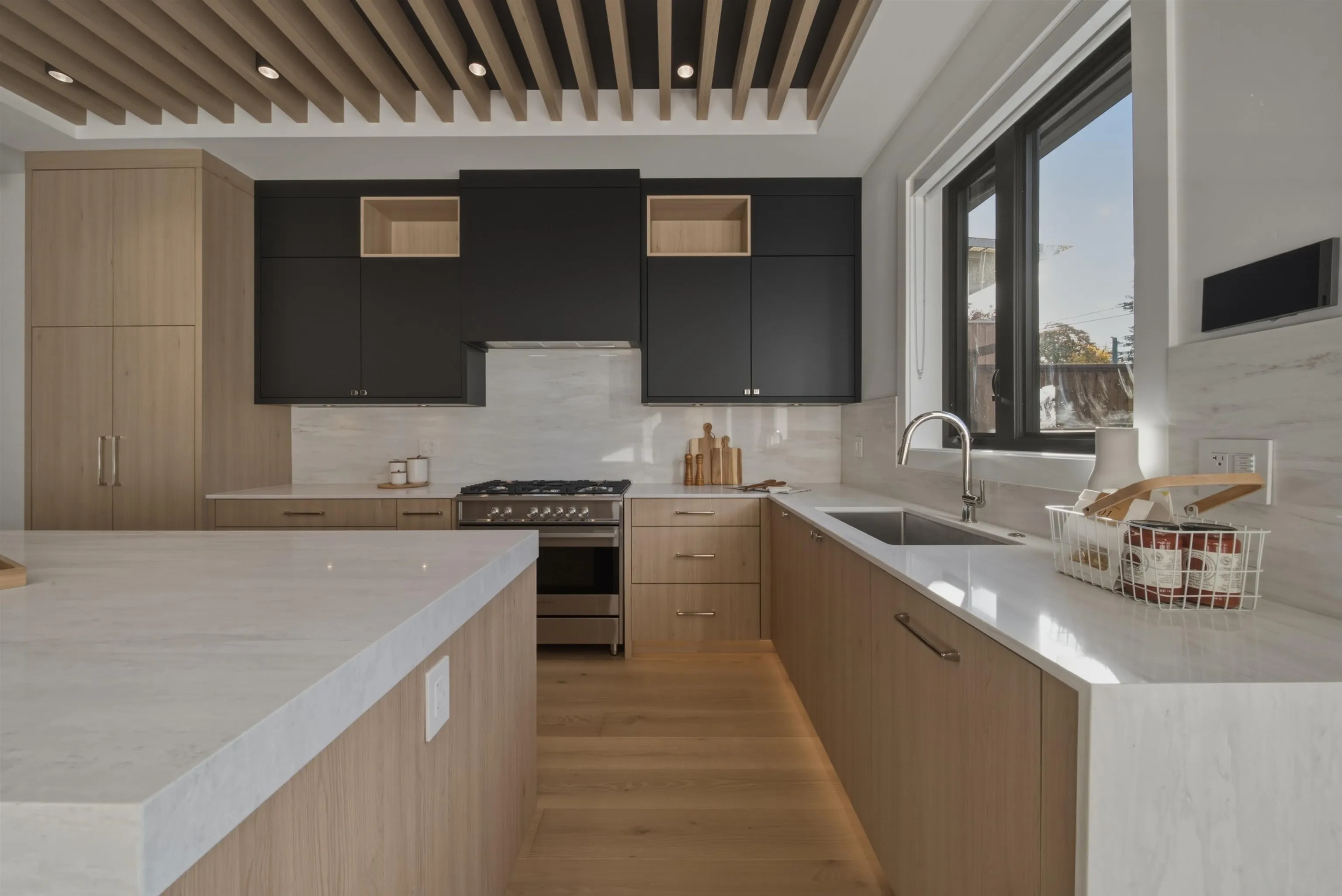 266 E 38 Avenue #2