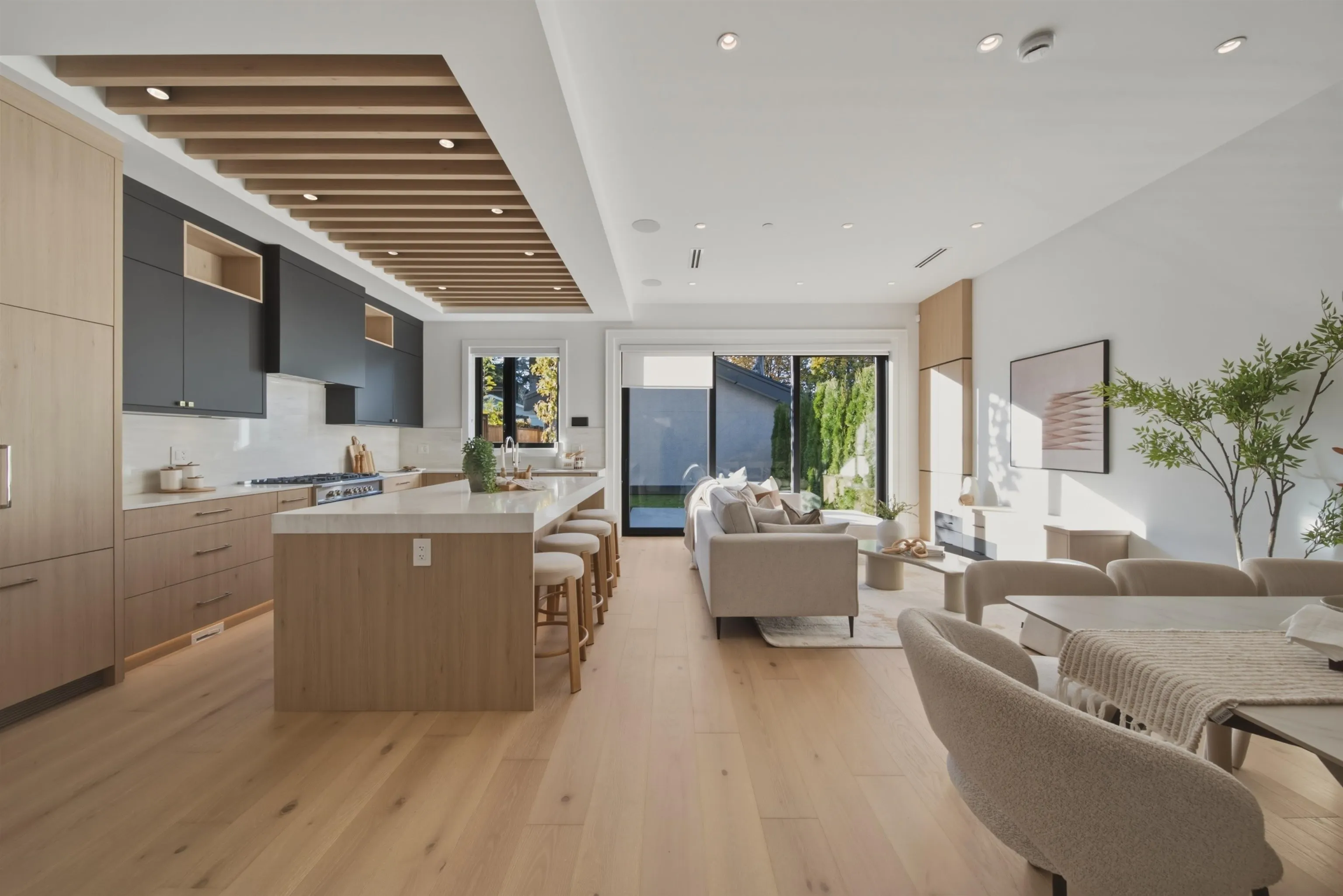 266 E 38 Avenue #2