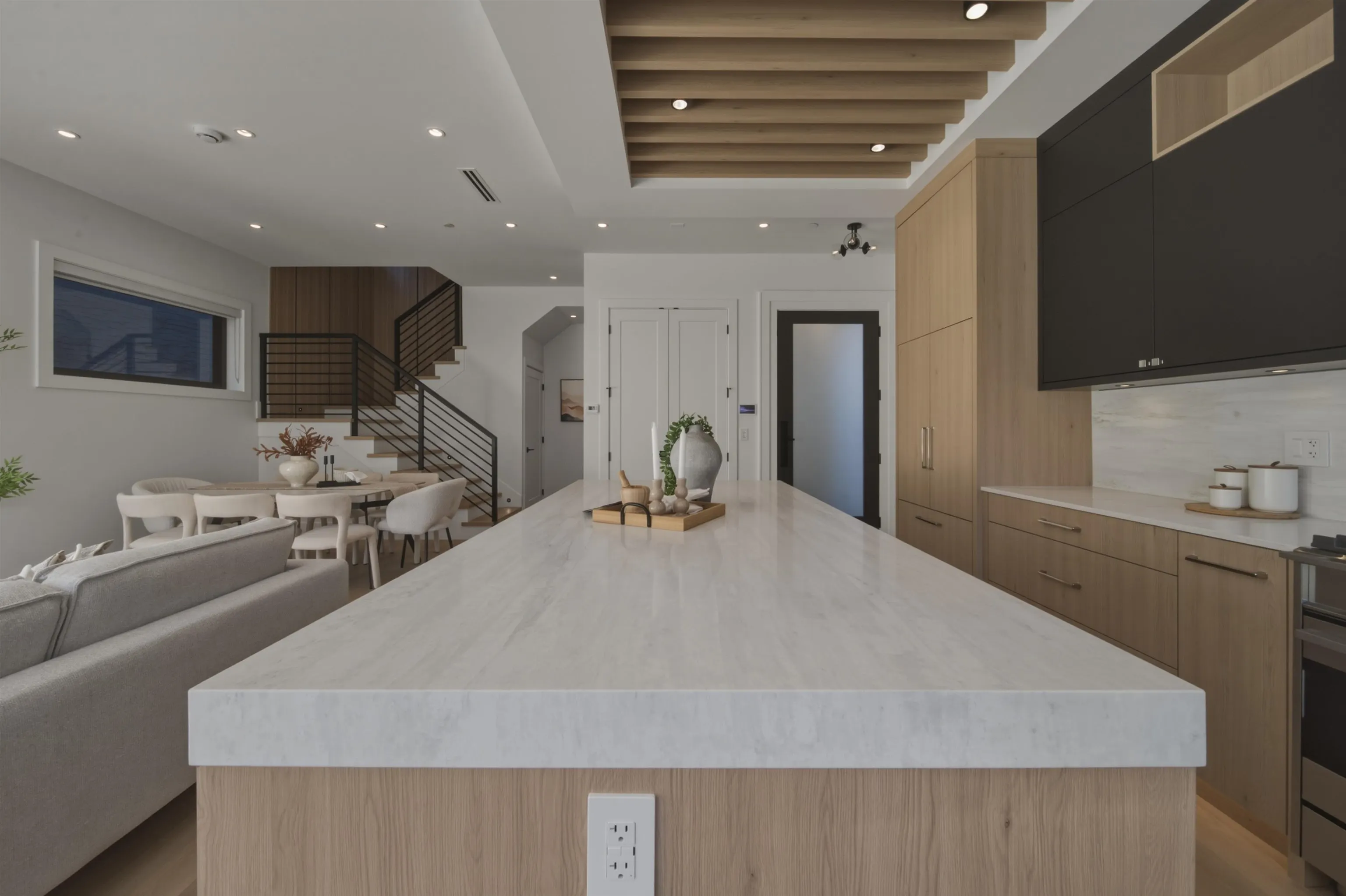 266 E 38 Avenue #2
