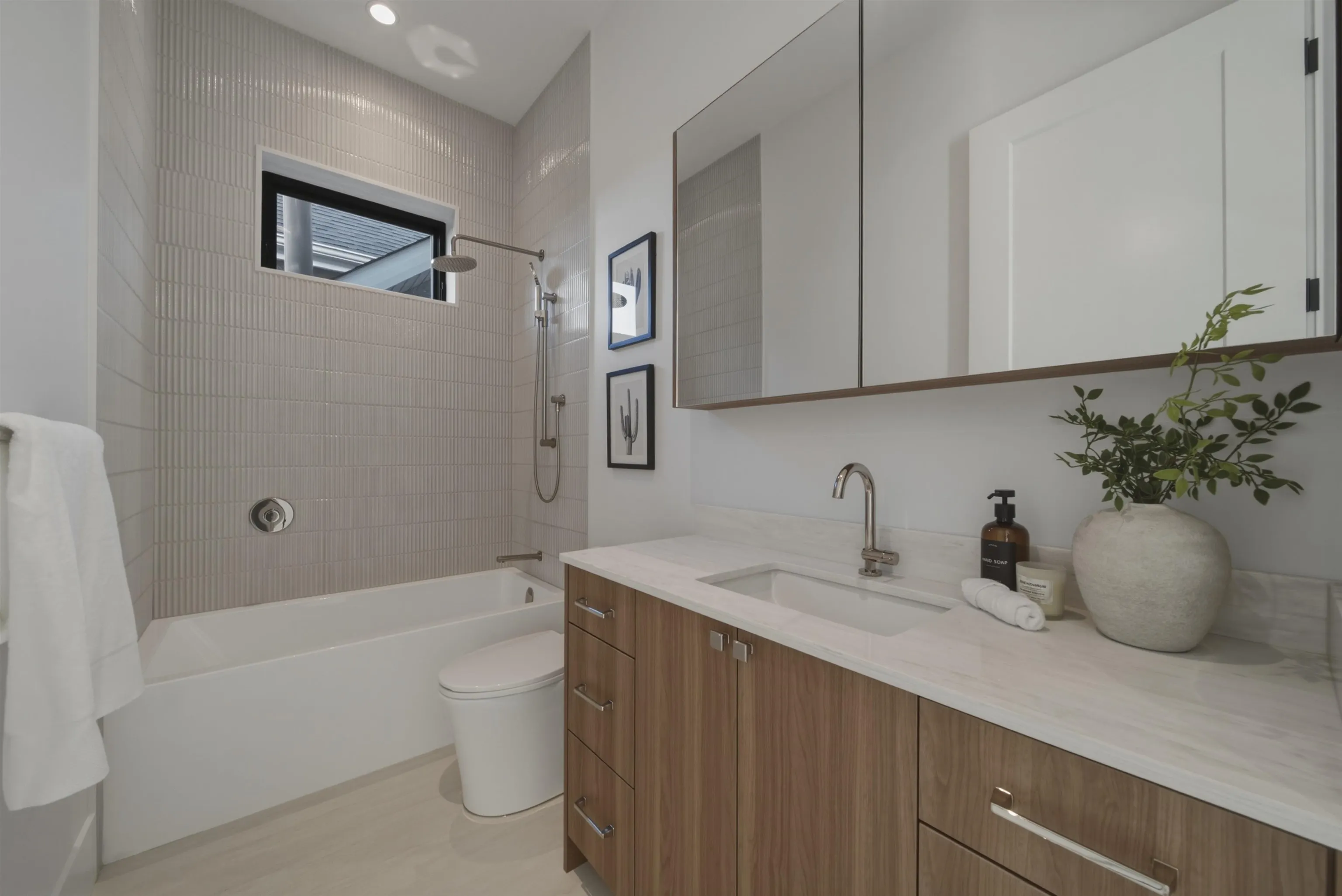 266 E 38 Avenue #2