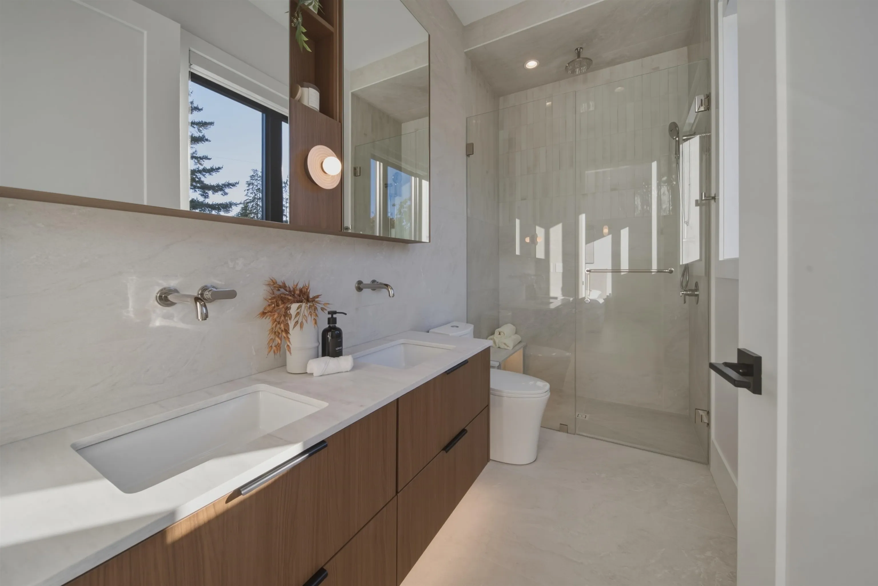 266 E 38 Avenue #2