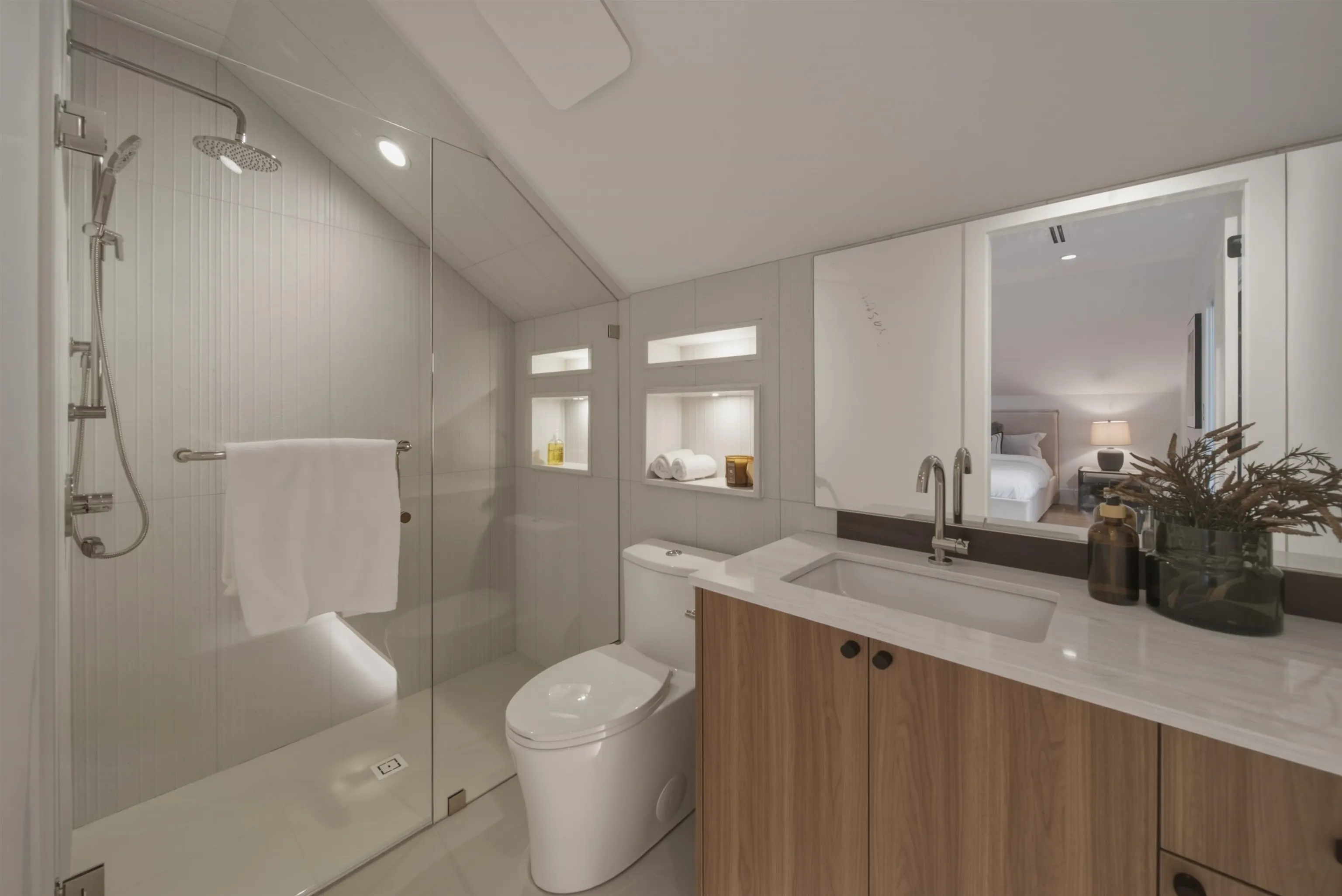 266 E 38 Avenue #1