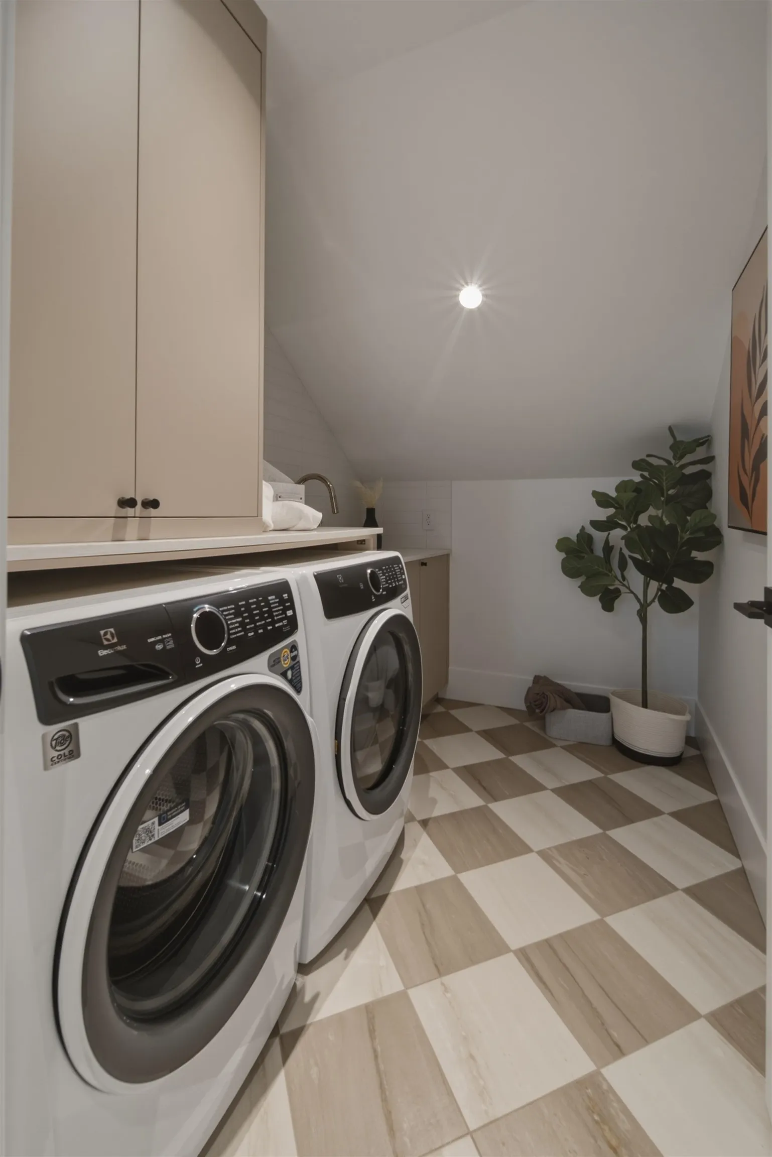 266 E 38 Avenue #1
