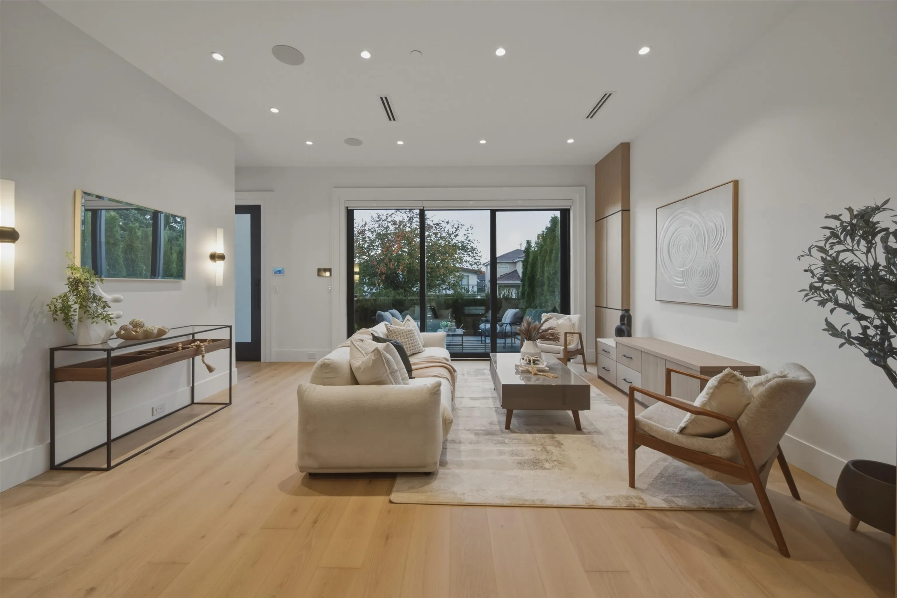 266 E 38 Avenue #1