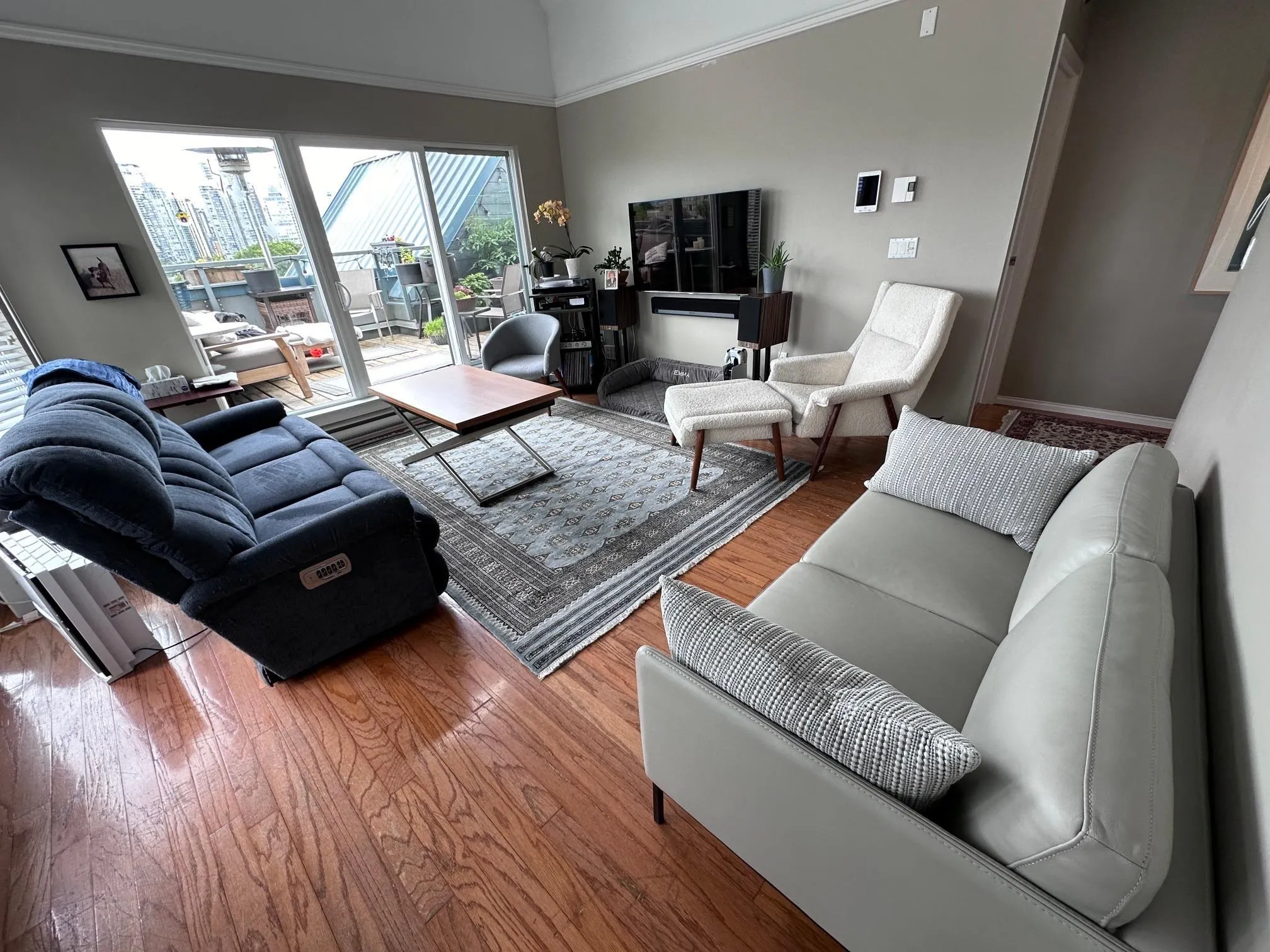 1345 W 4th Avenue #306
