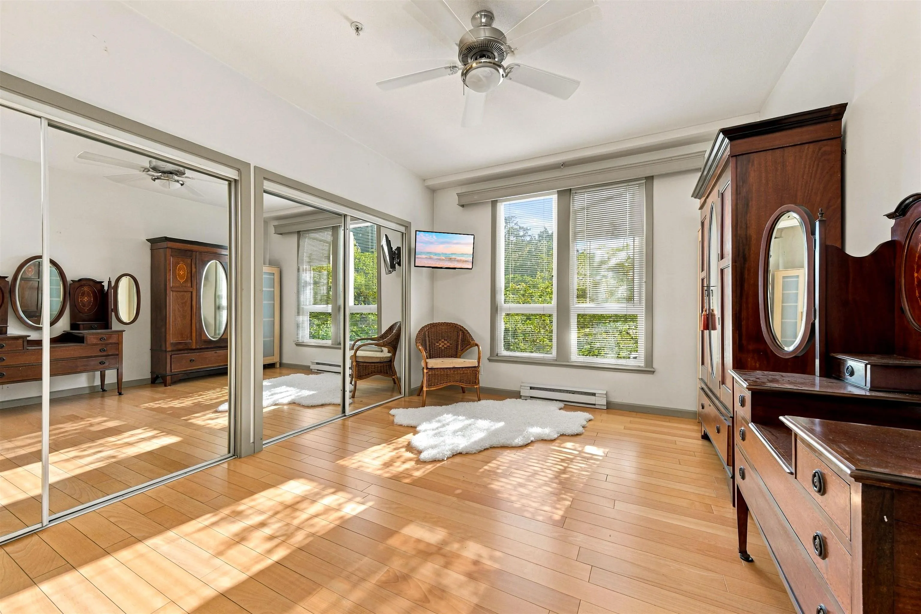 14 E Royal Avenue #305