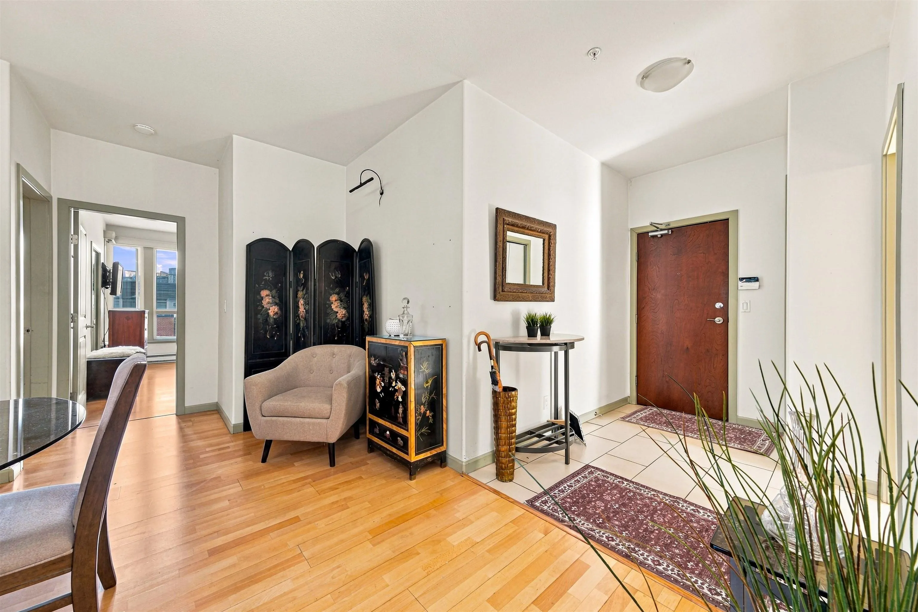 14 E Royal Avenue #305