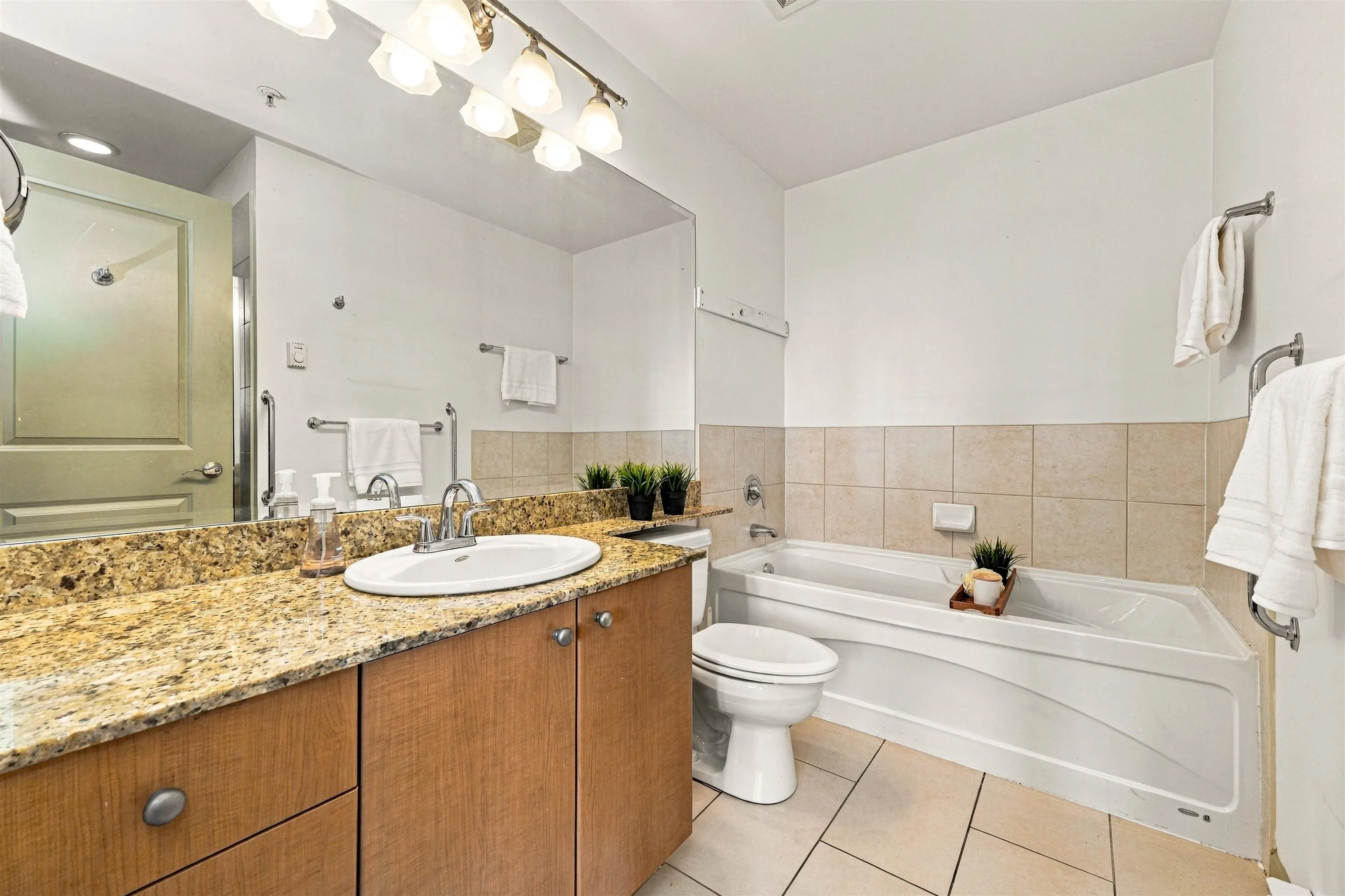14 E Royal Avenue #305