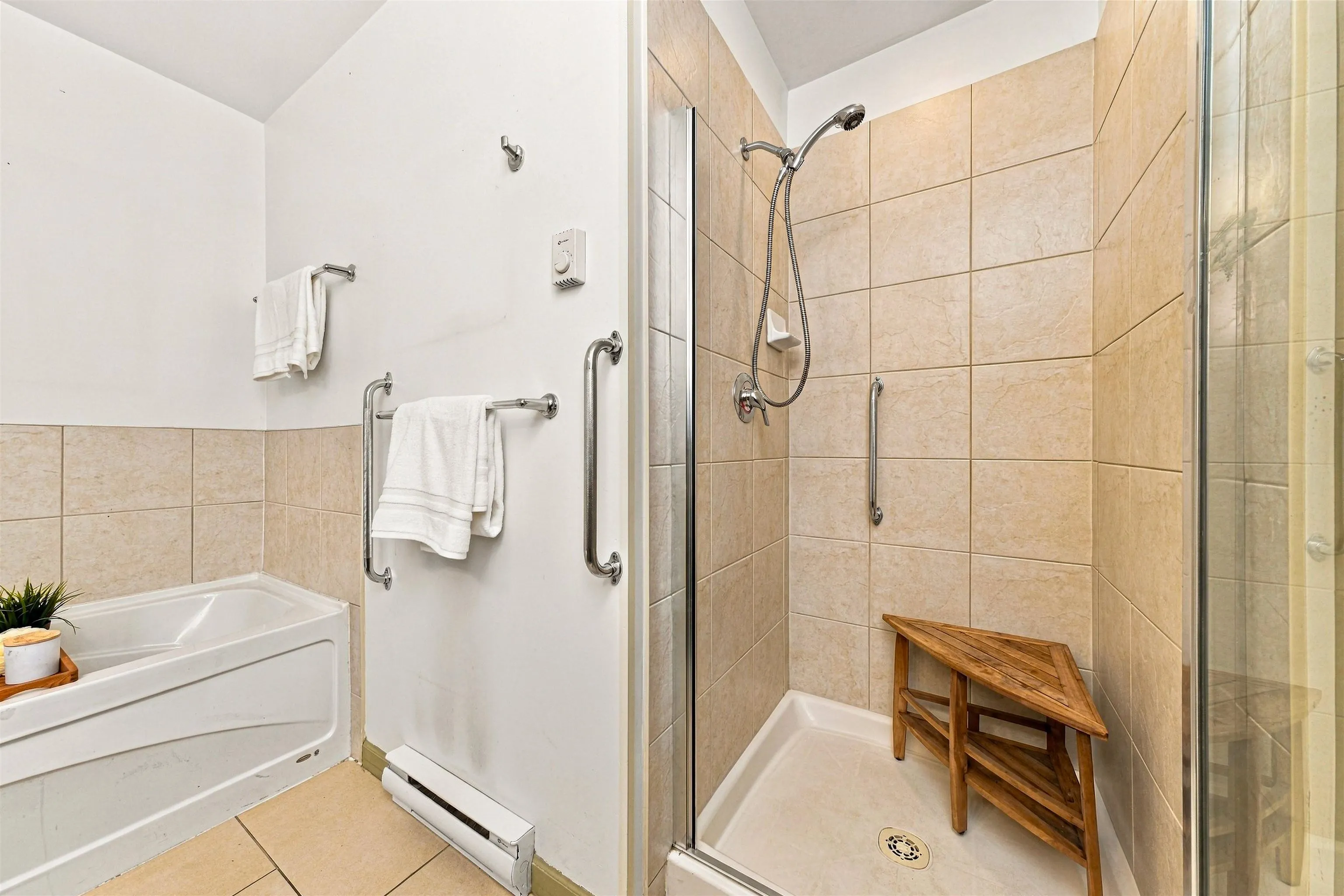 14 E Royal Avenue #305