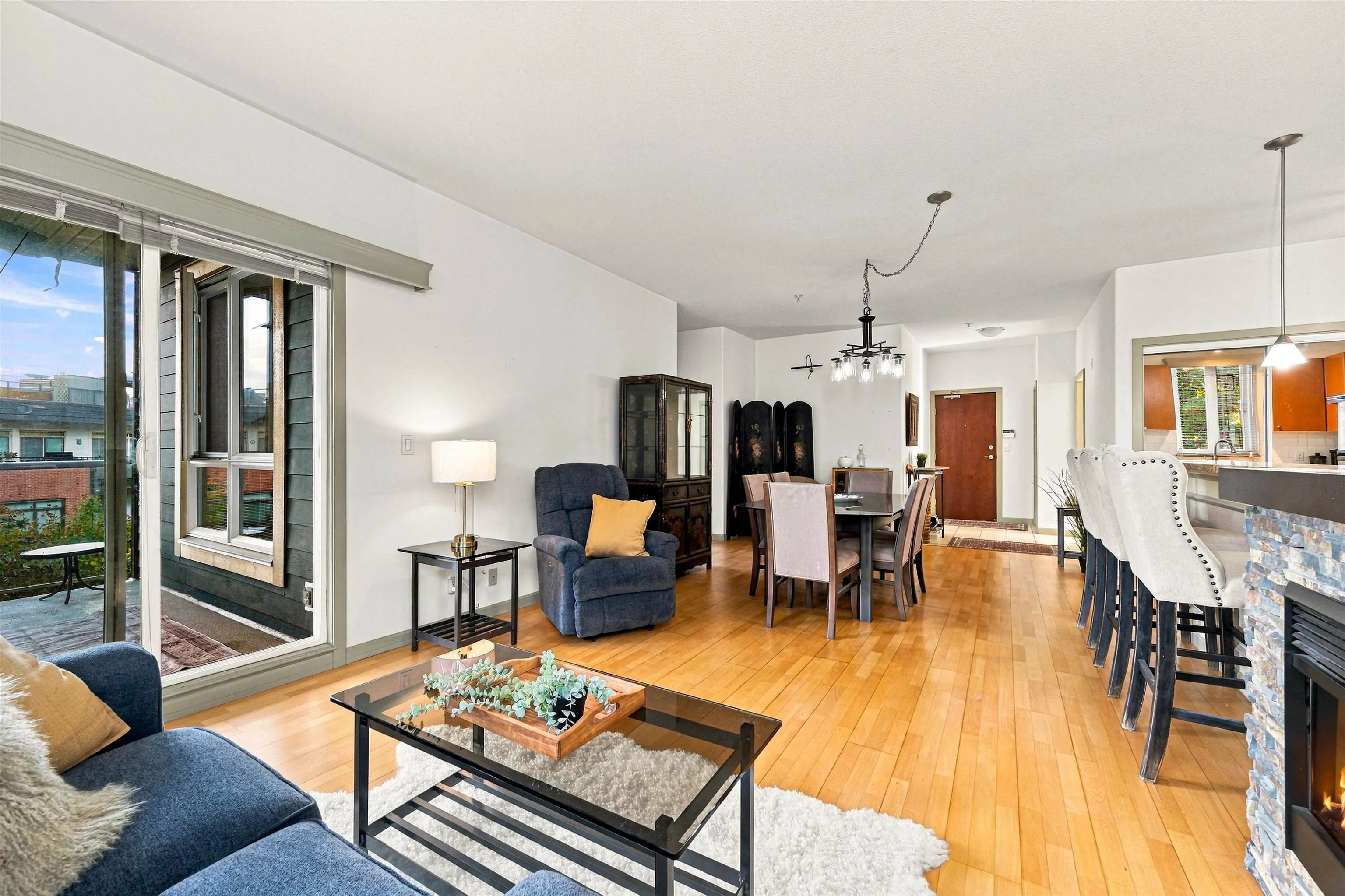 14 E Royal Avenue #305