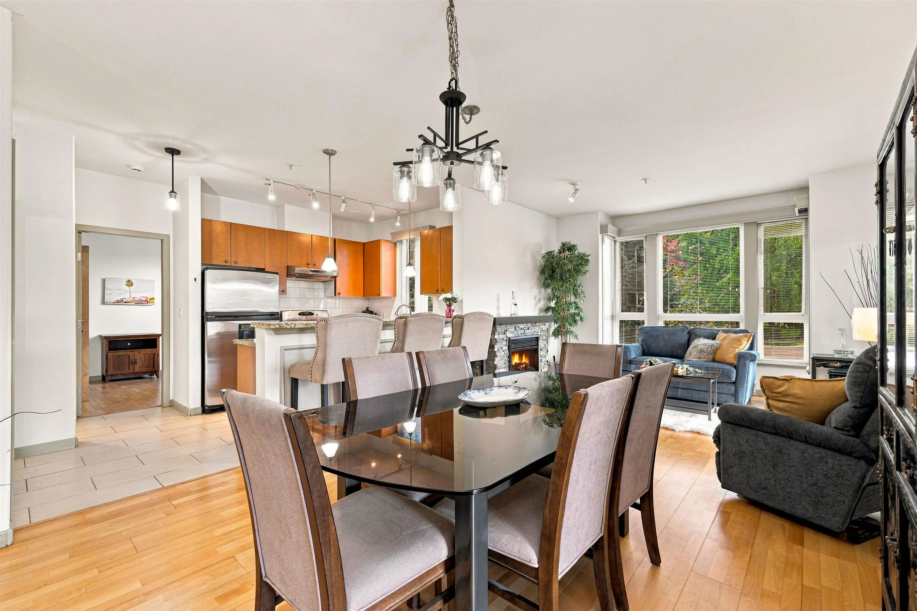14 E Royal Avenue #305