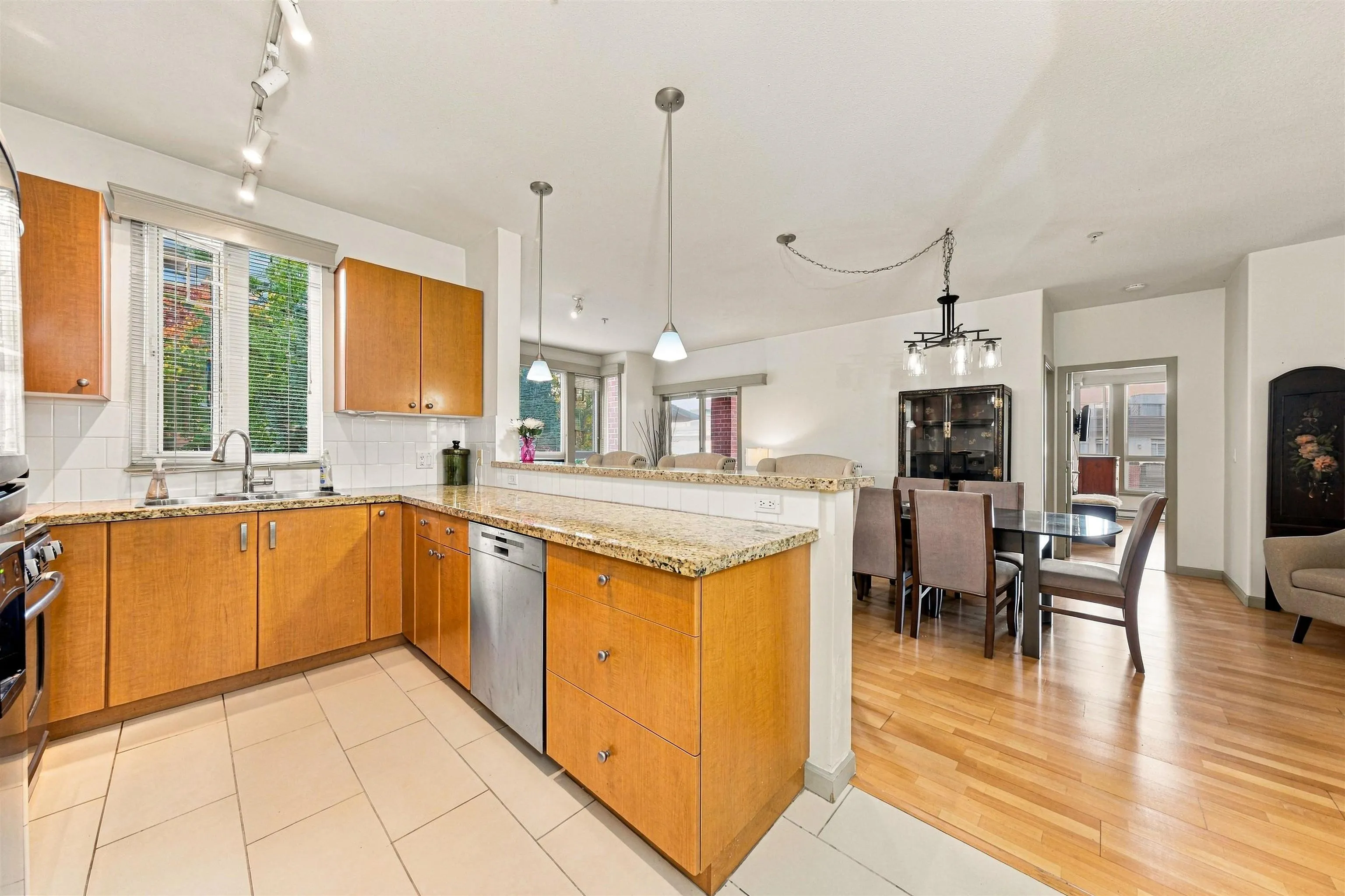 14 E Royal Avenue #305