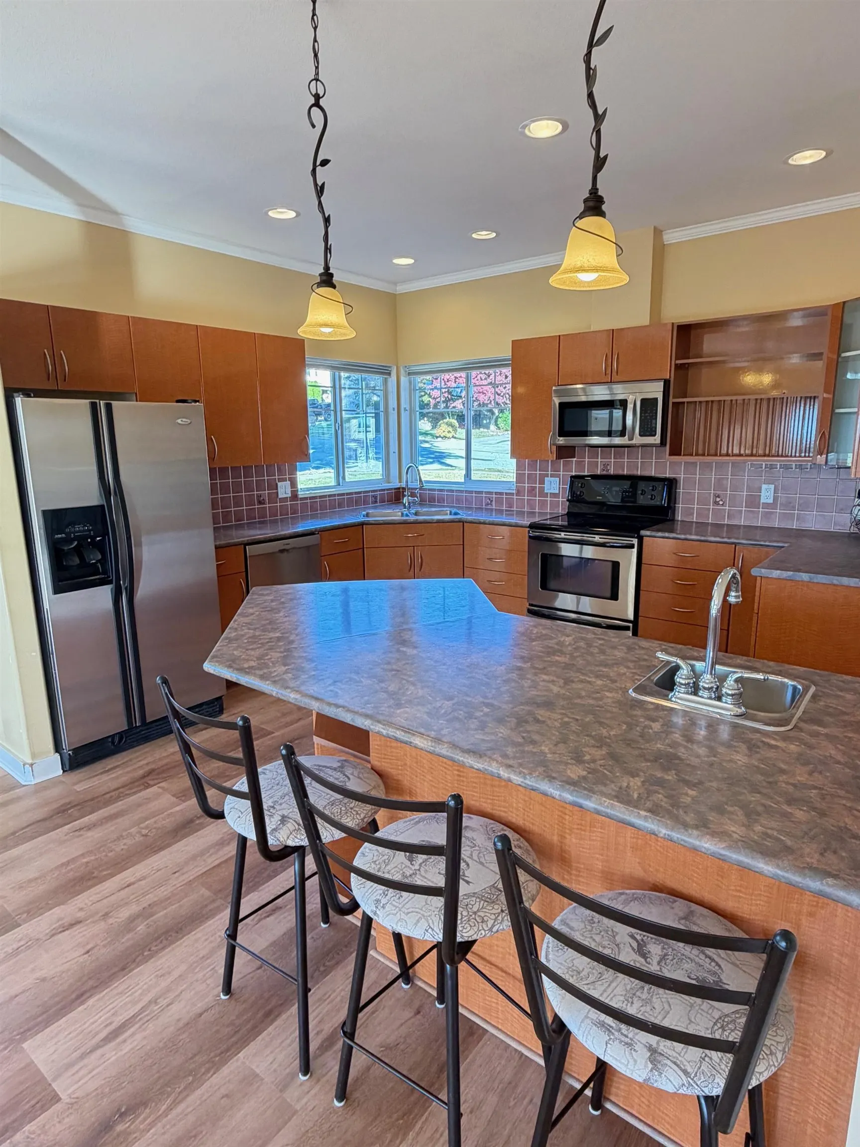 817 Aurora Way