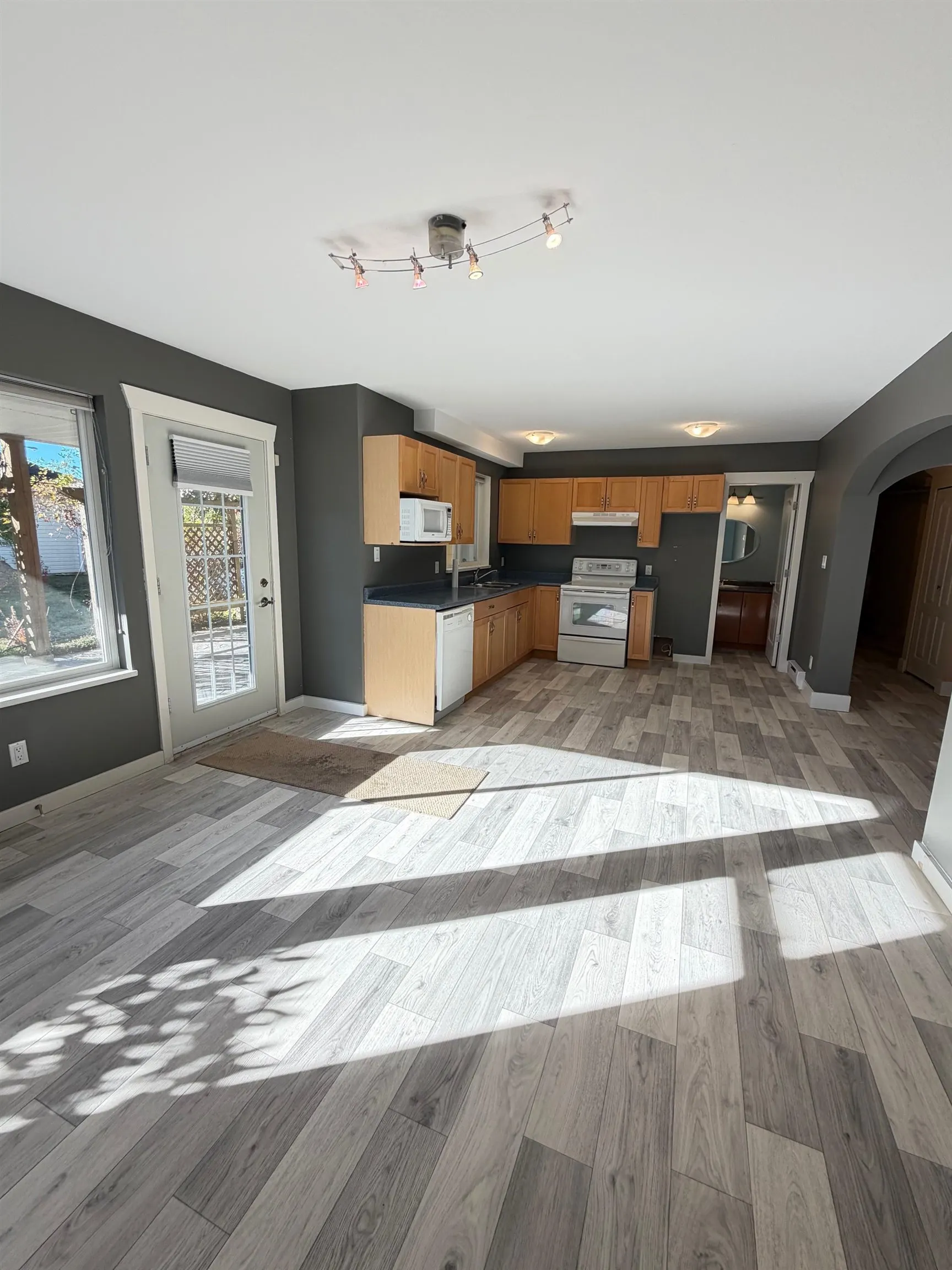 817 Aurora Way