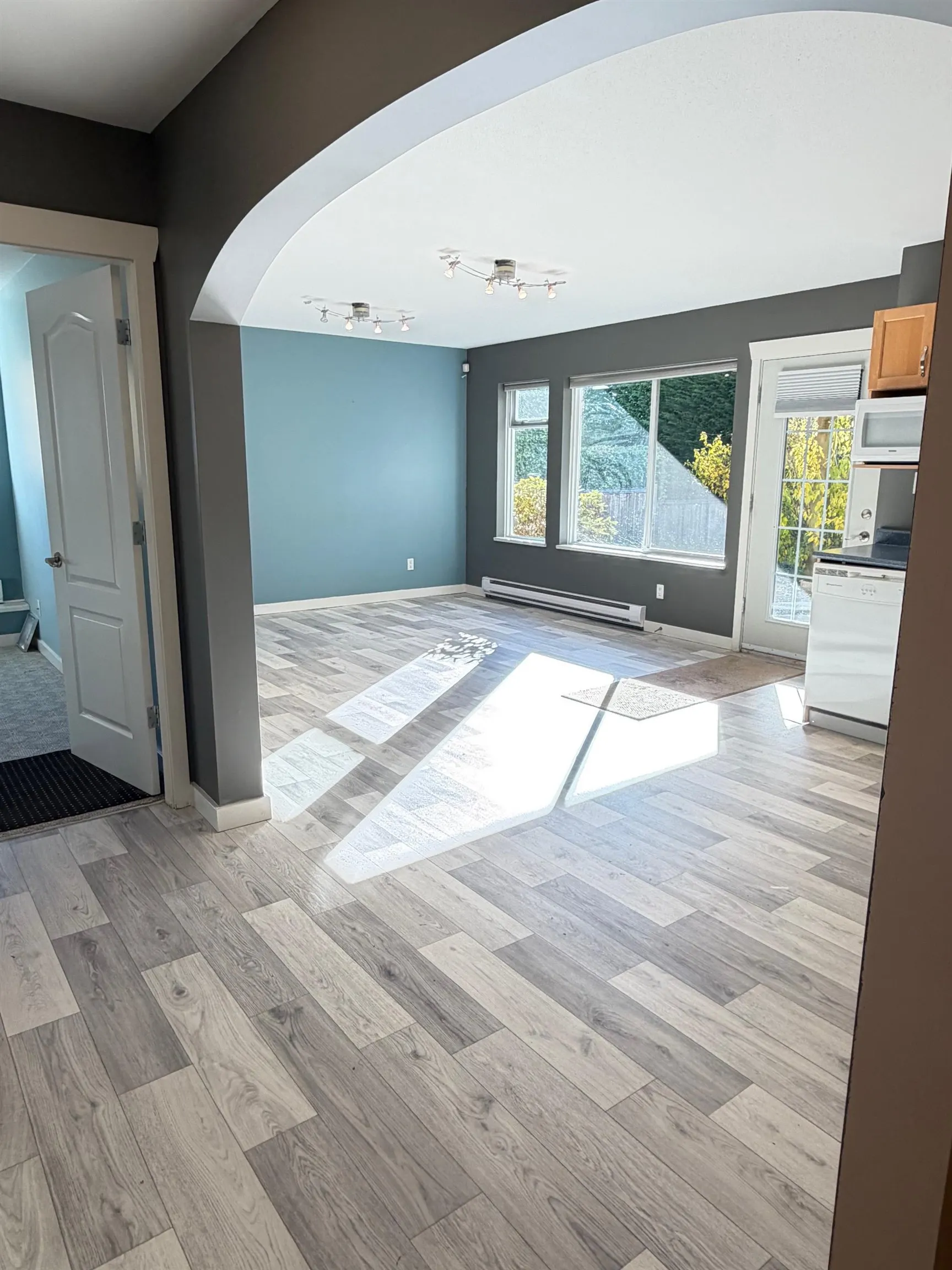 817 Aurora Way