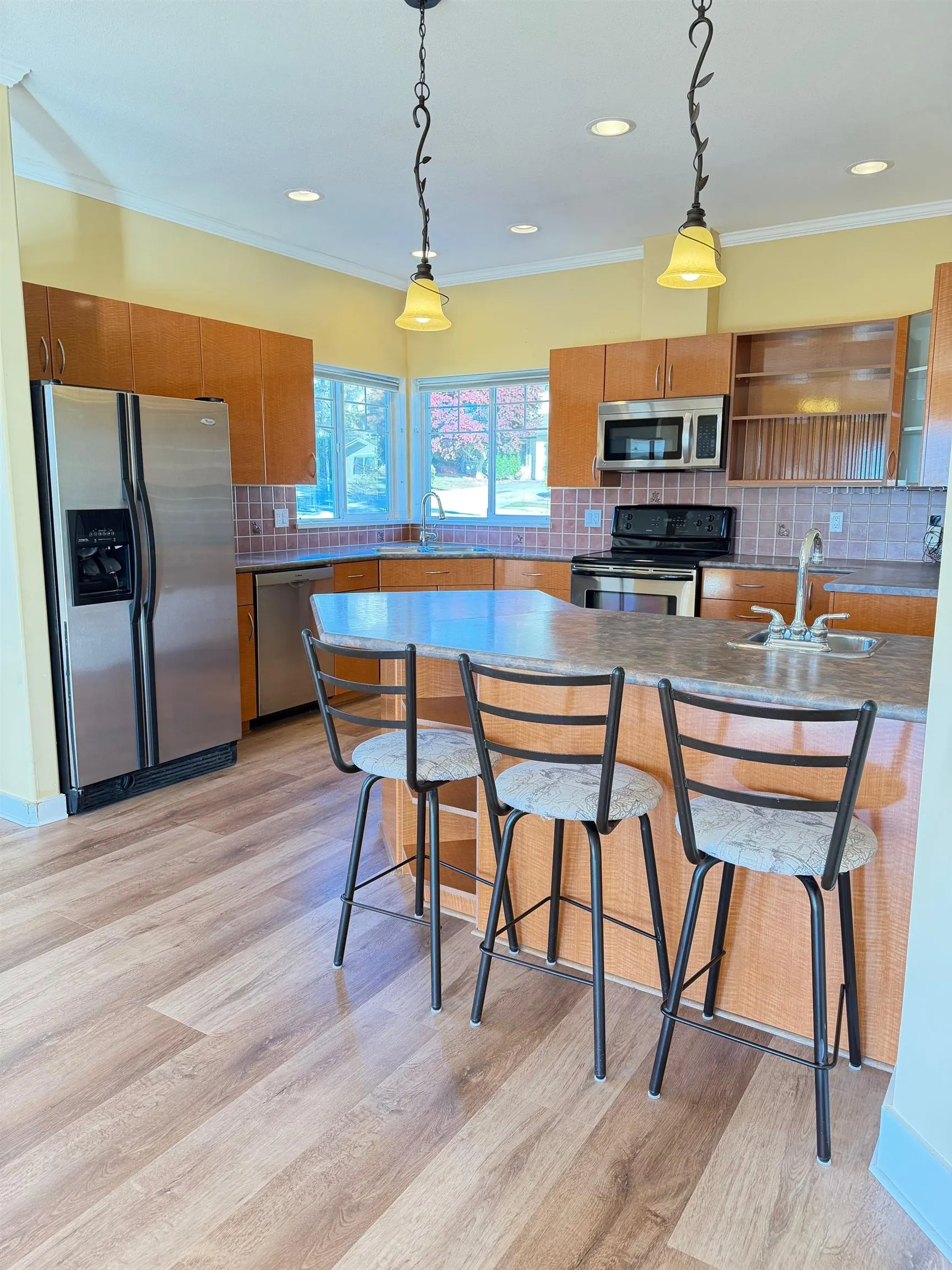 817 Aurora Way