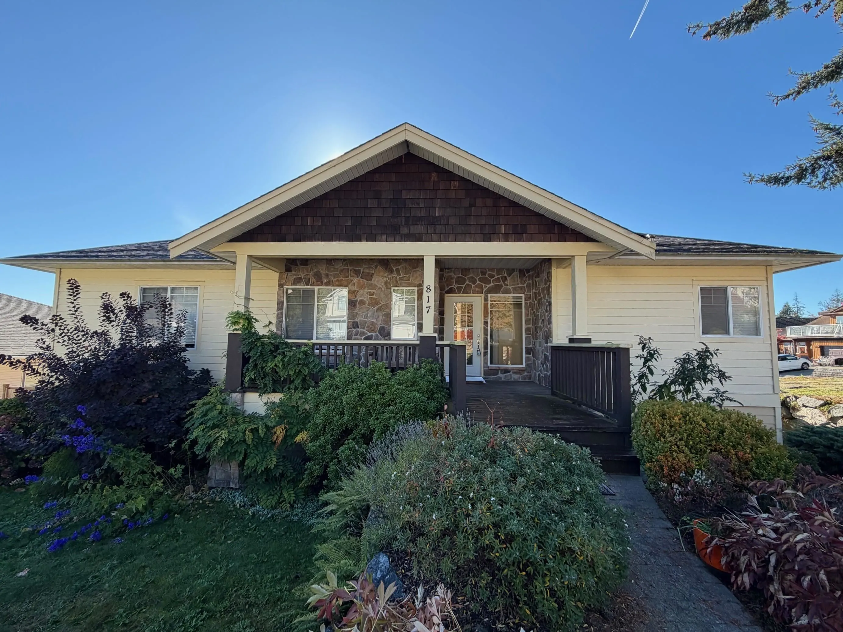 817 Aurora Way