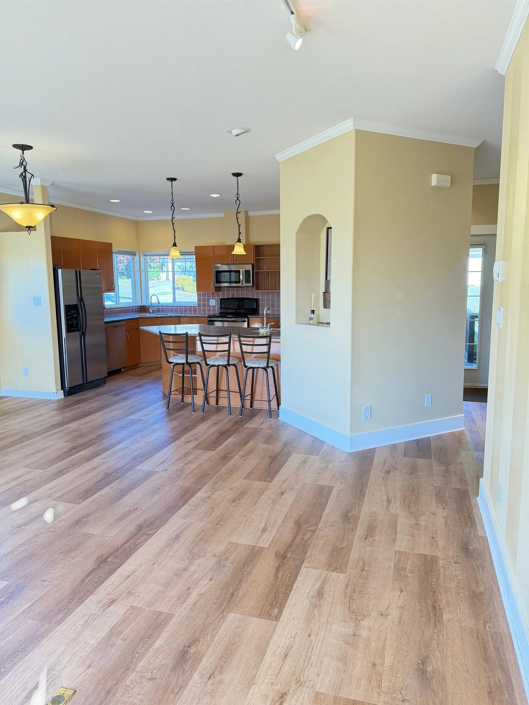 817 Aurora Way