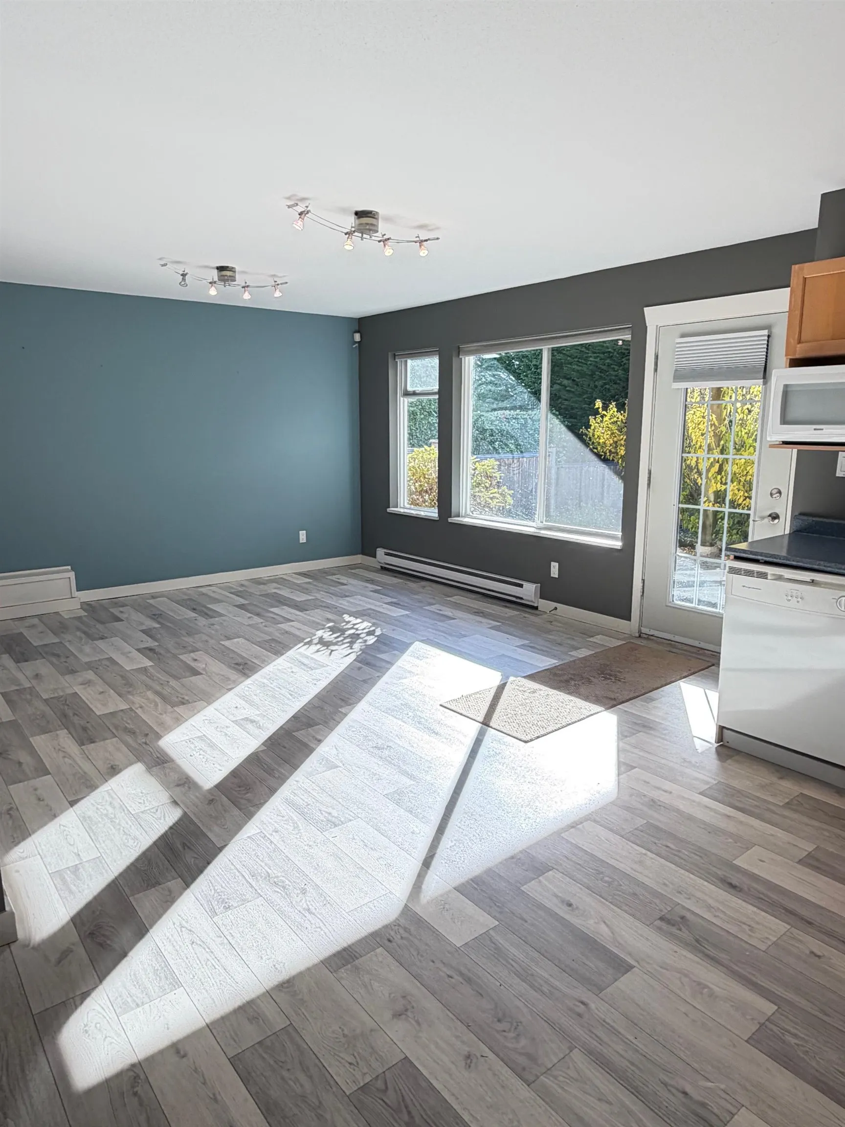 817 Aurora Way