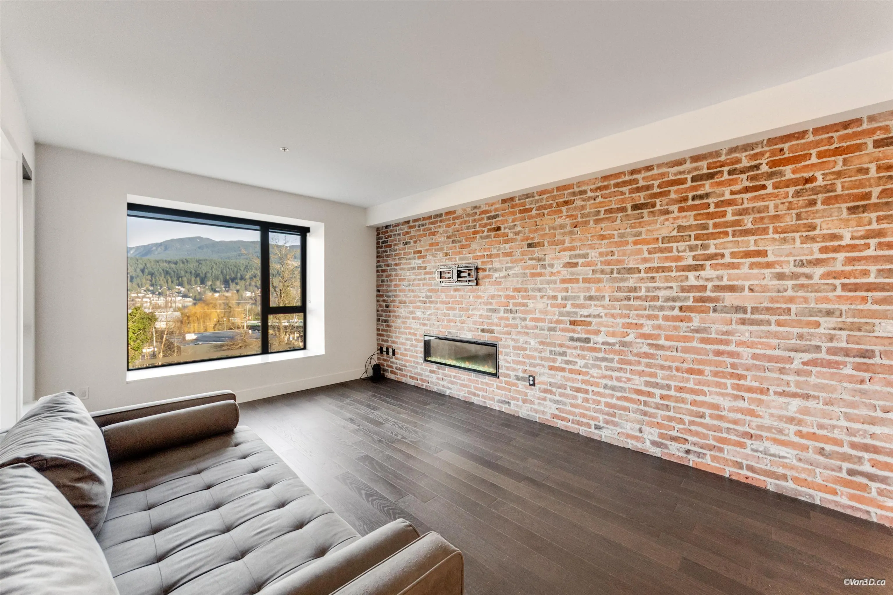 83 Moody Street #406