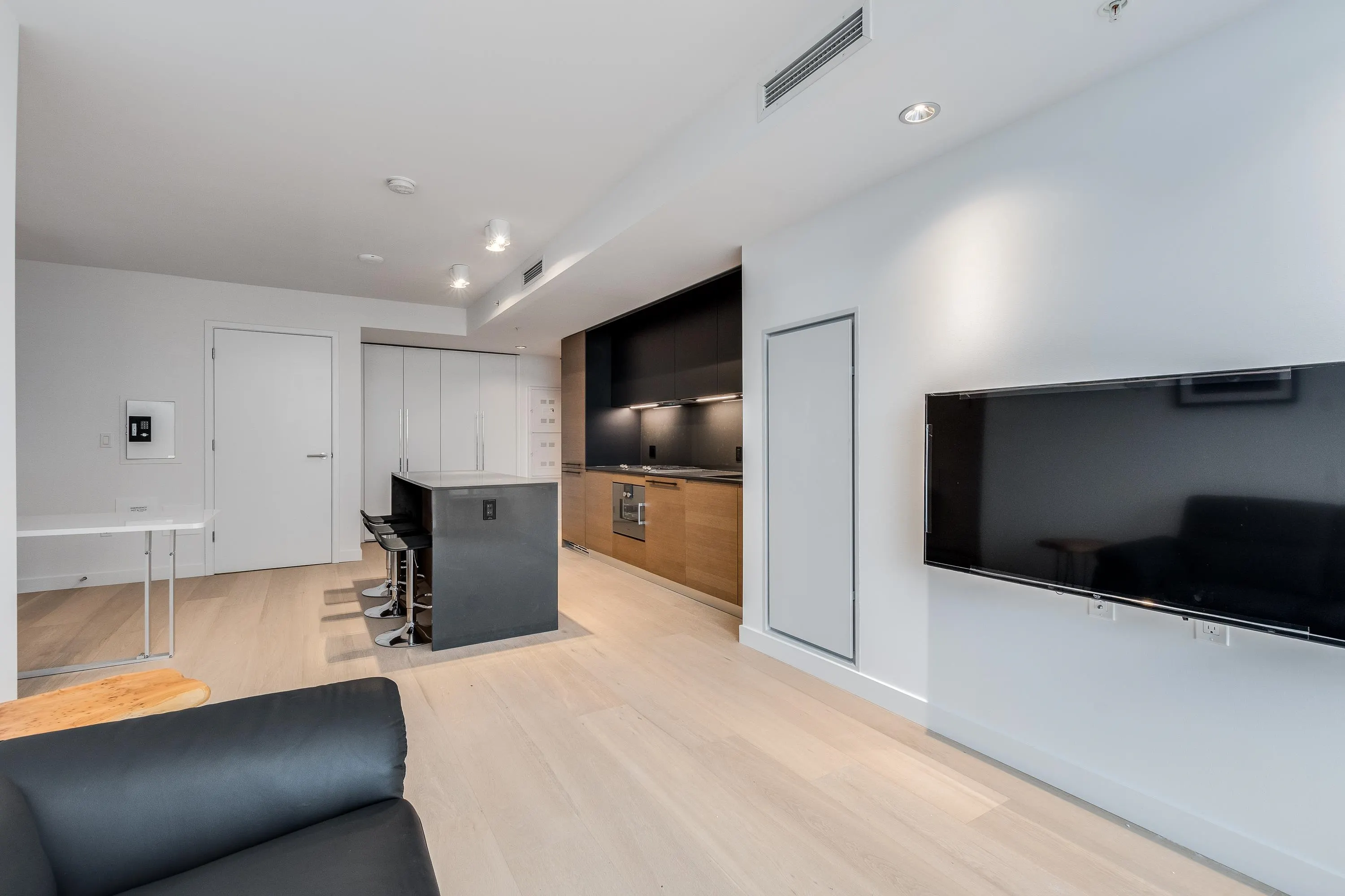 1289 Hornby Street #1209