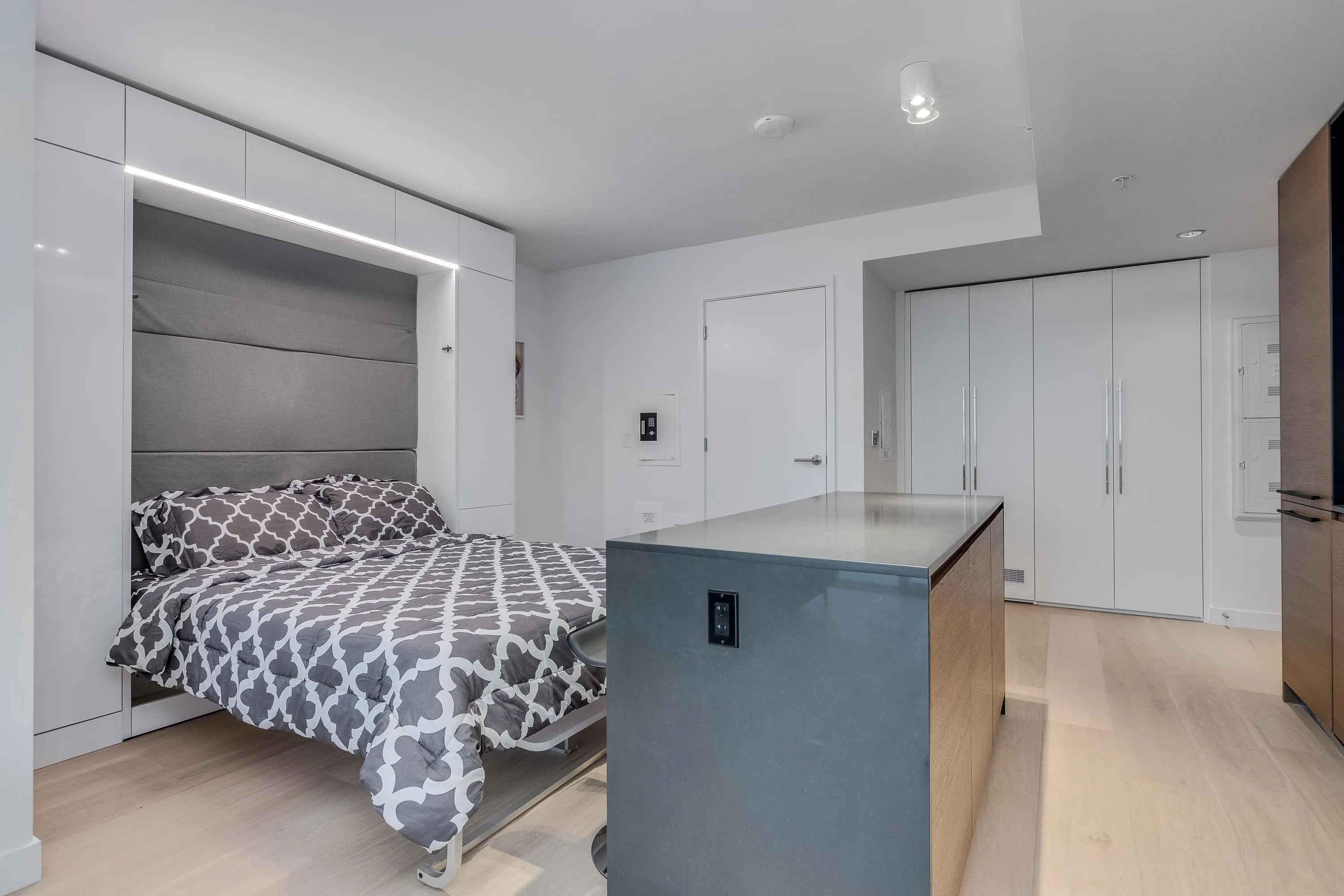 1289 Hornby Street #1209