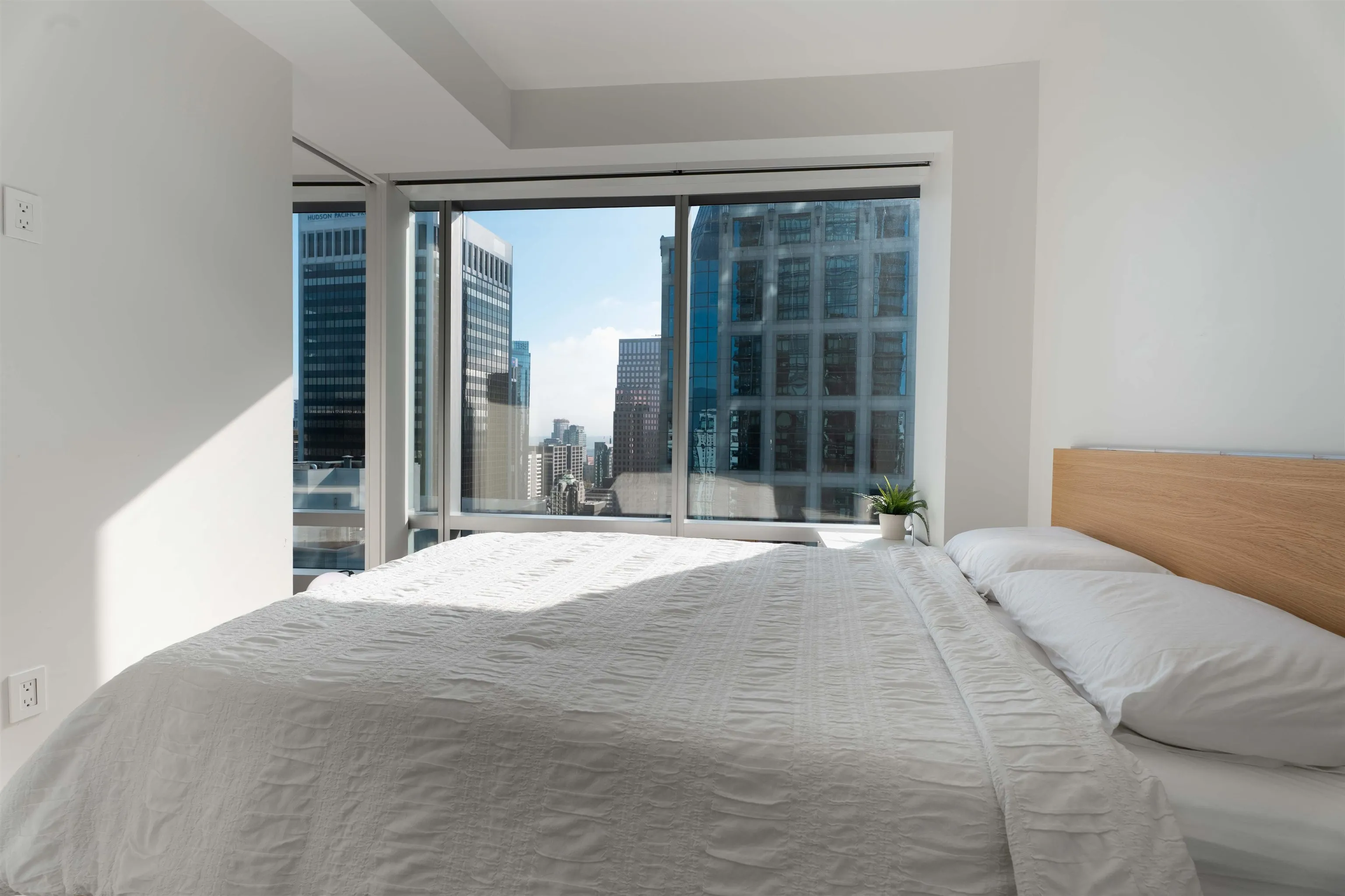 1151 Georgia W Street #27xx