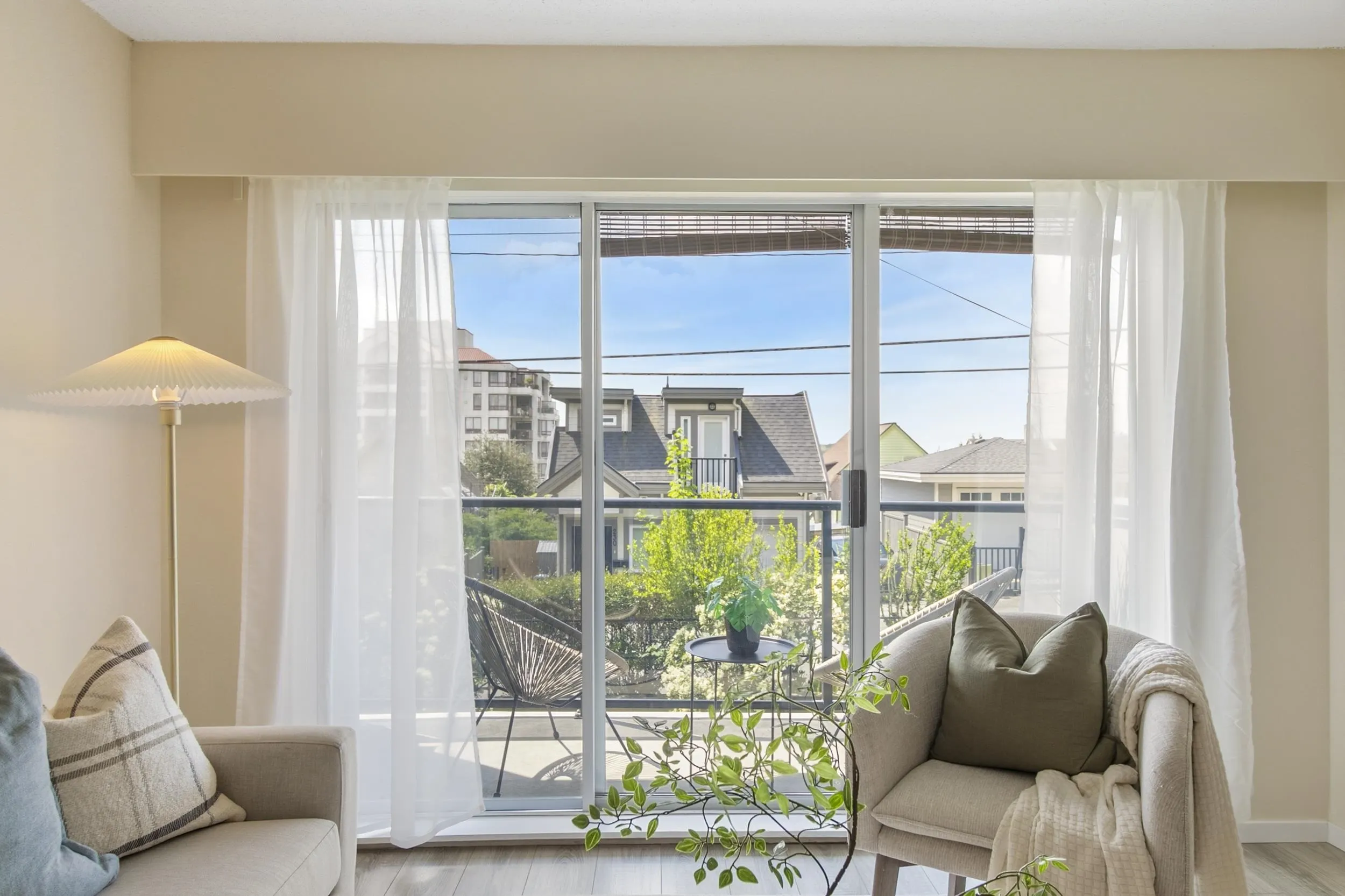 230 Mowat Street #108
