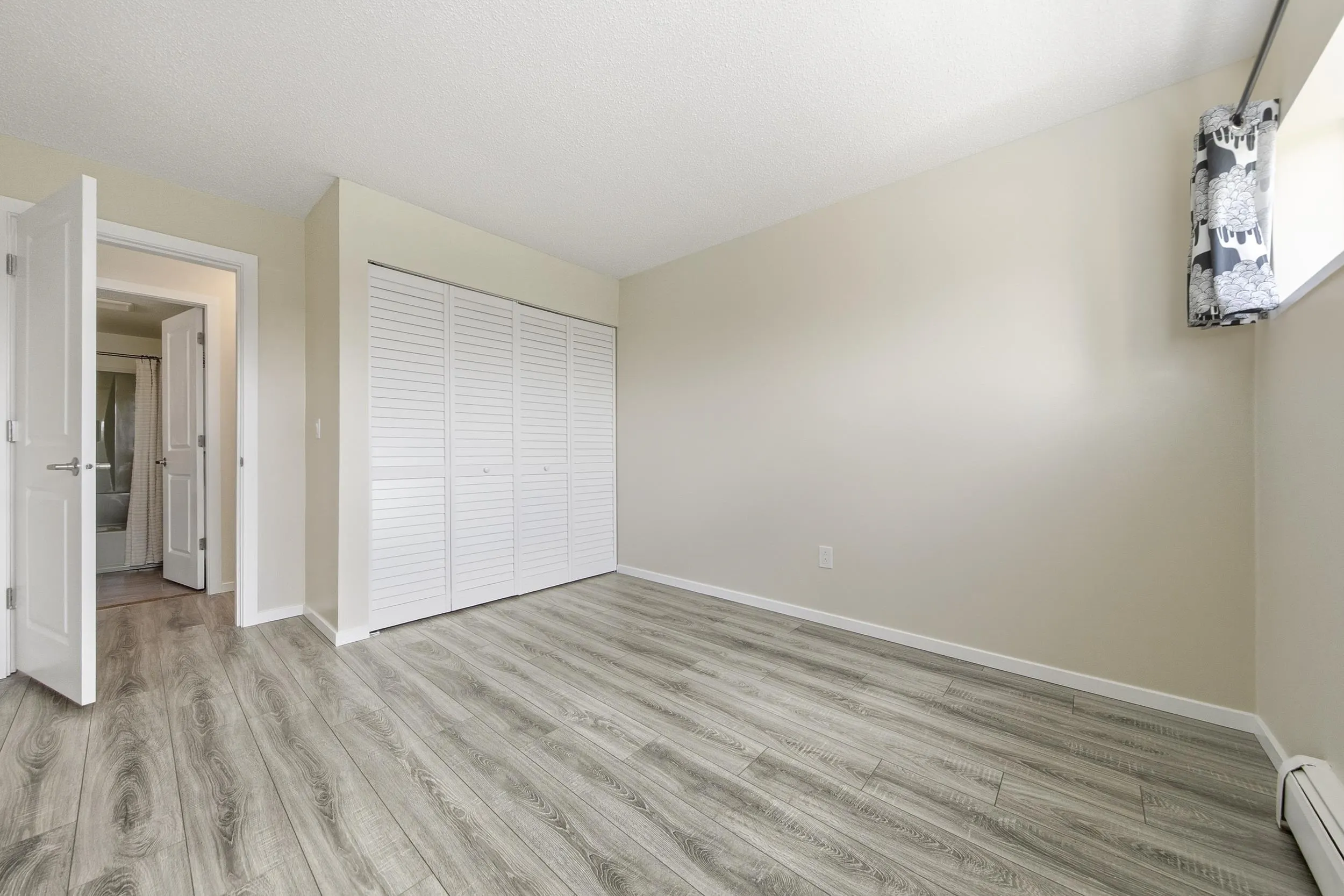 230 Mowat Street #108