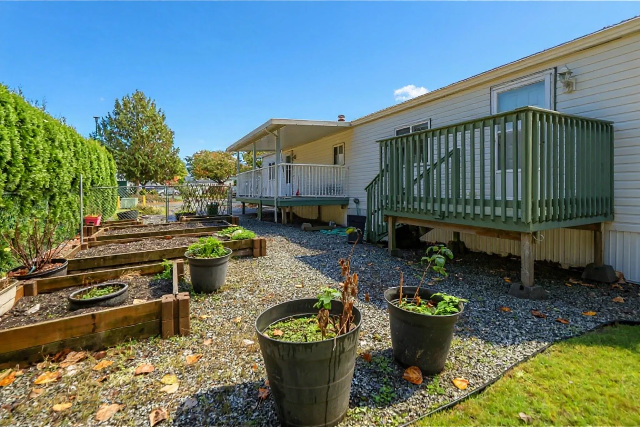 41168 Lougheed Highway #16