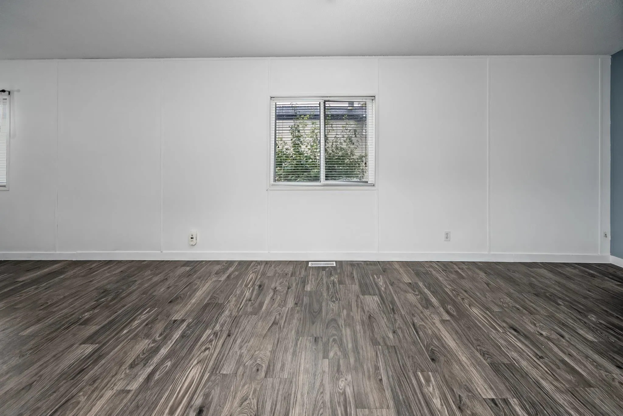 41168 Lougheed Highway #16