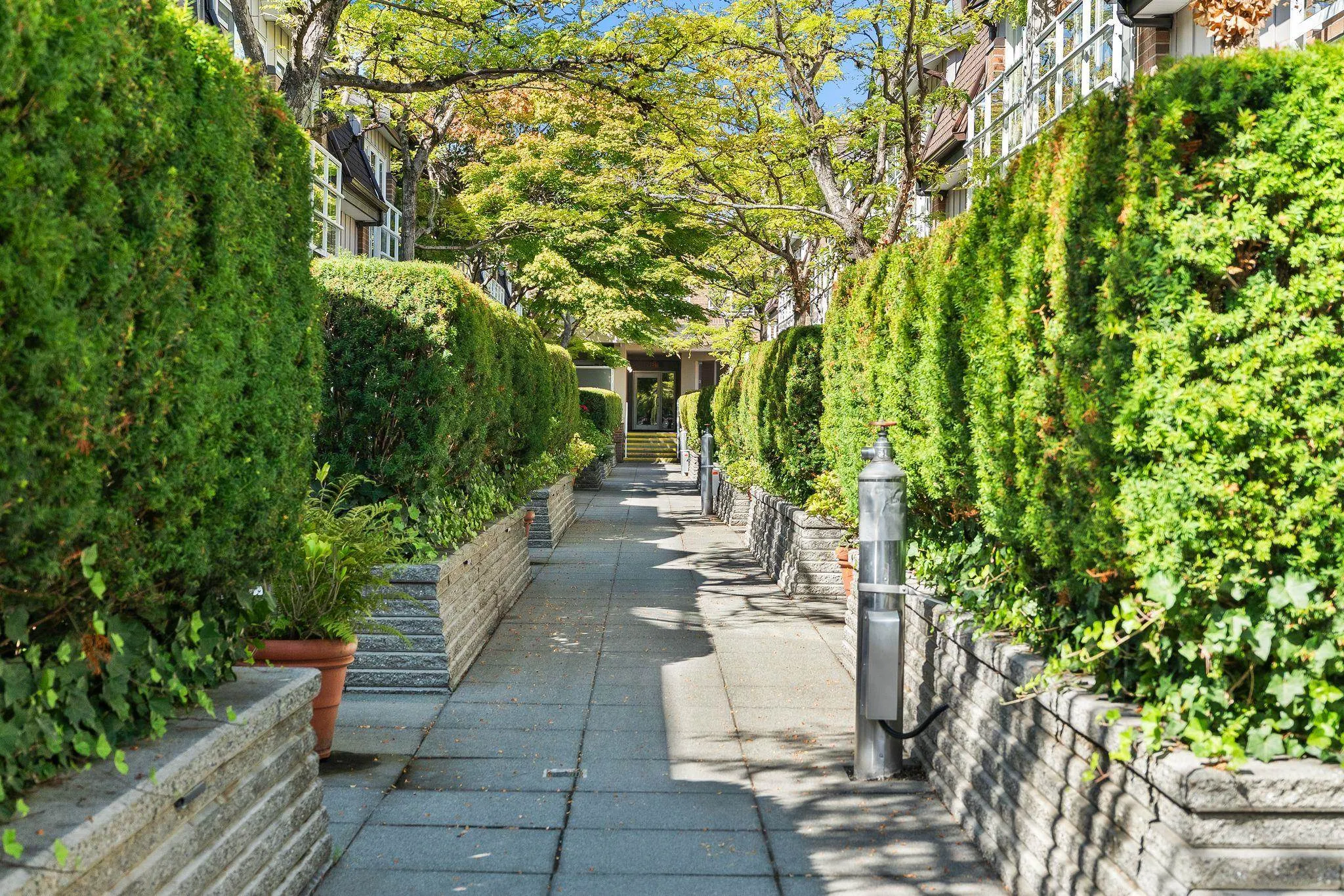 5790 East Boulevard #330