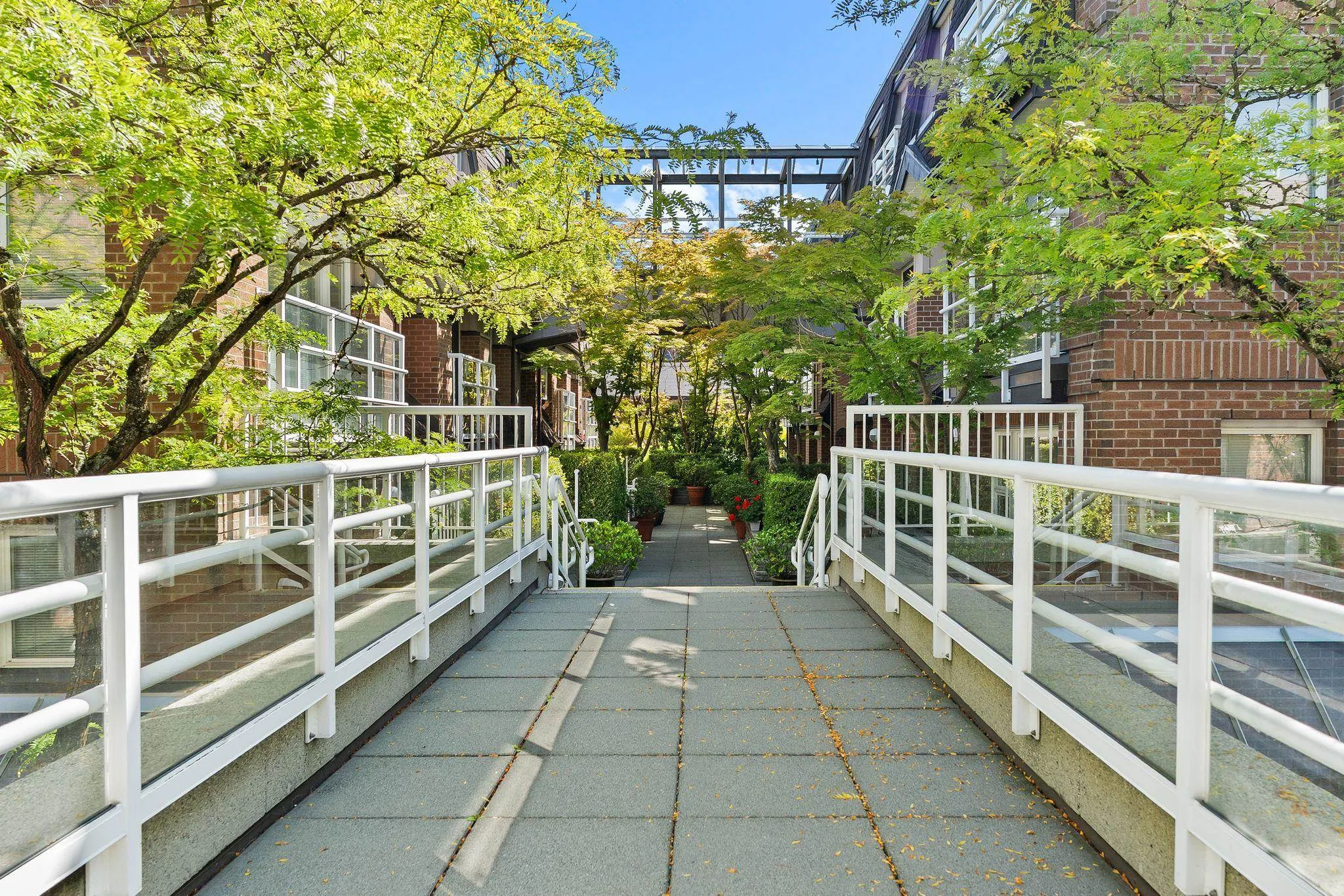 5790 East Boulevard #330