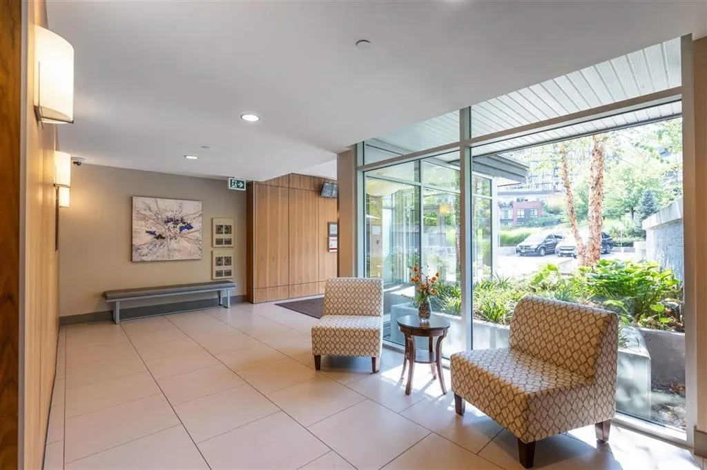 22 E Royal Avenue #220
