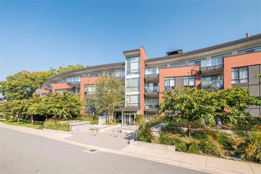 22 E Royal Avenue #220