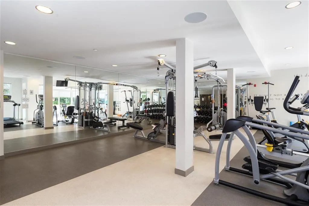 22 E Royal Avenue #220