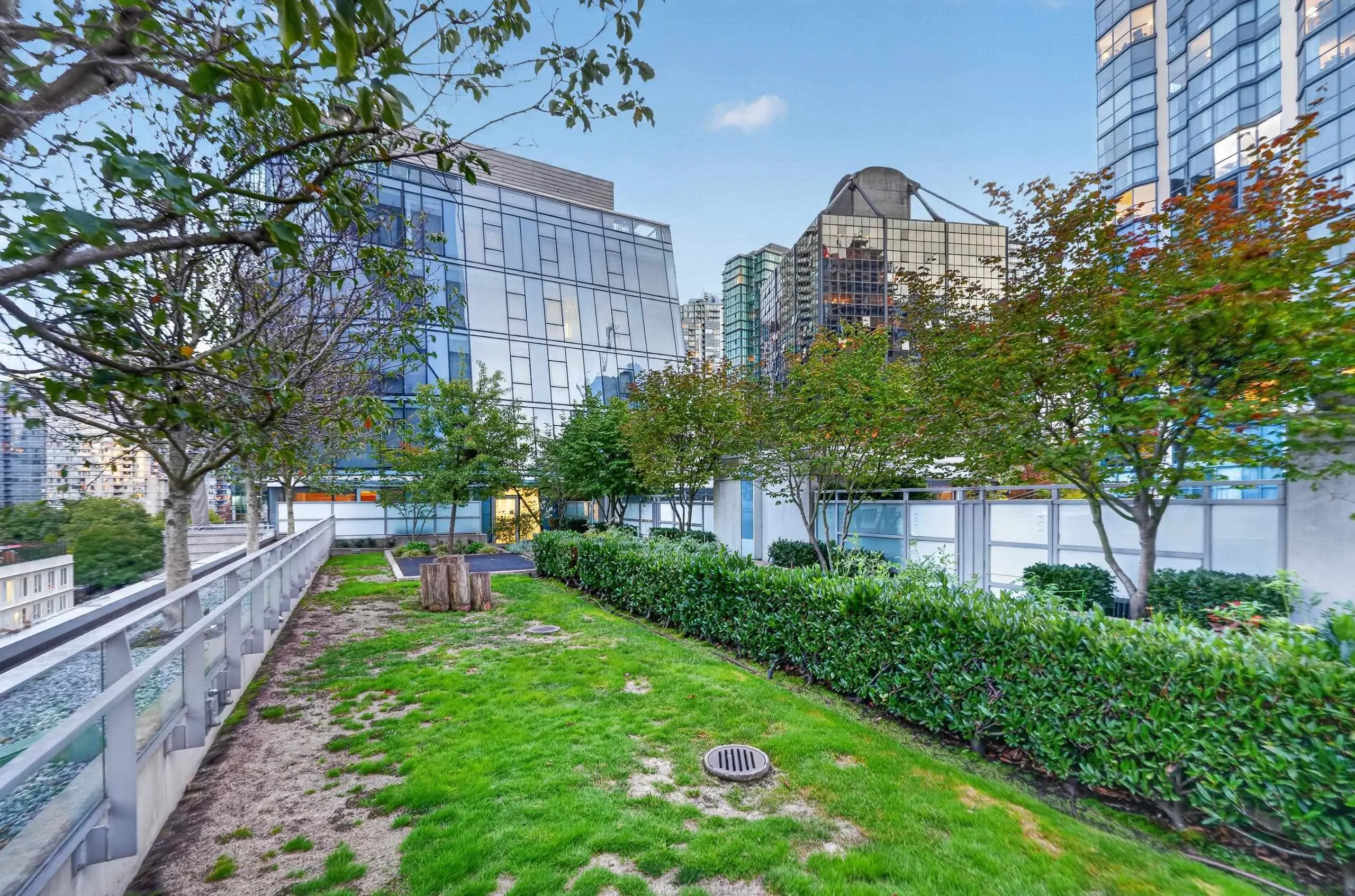 1477 W Pender Street #206
