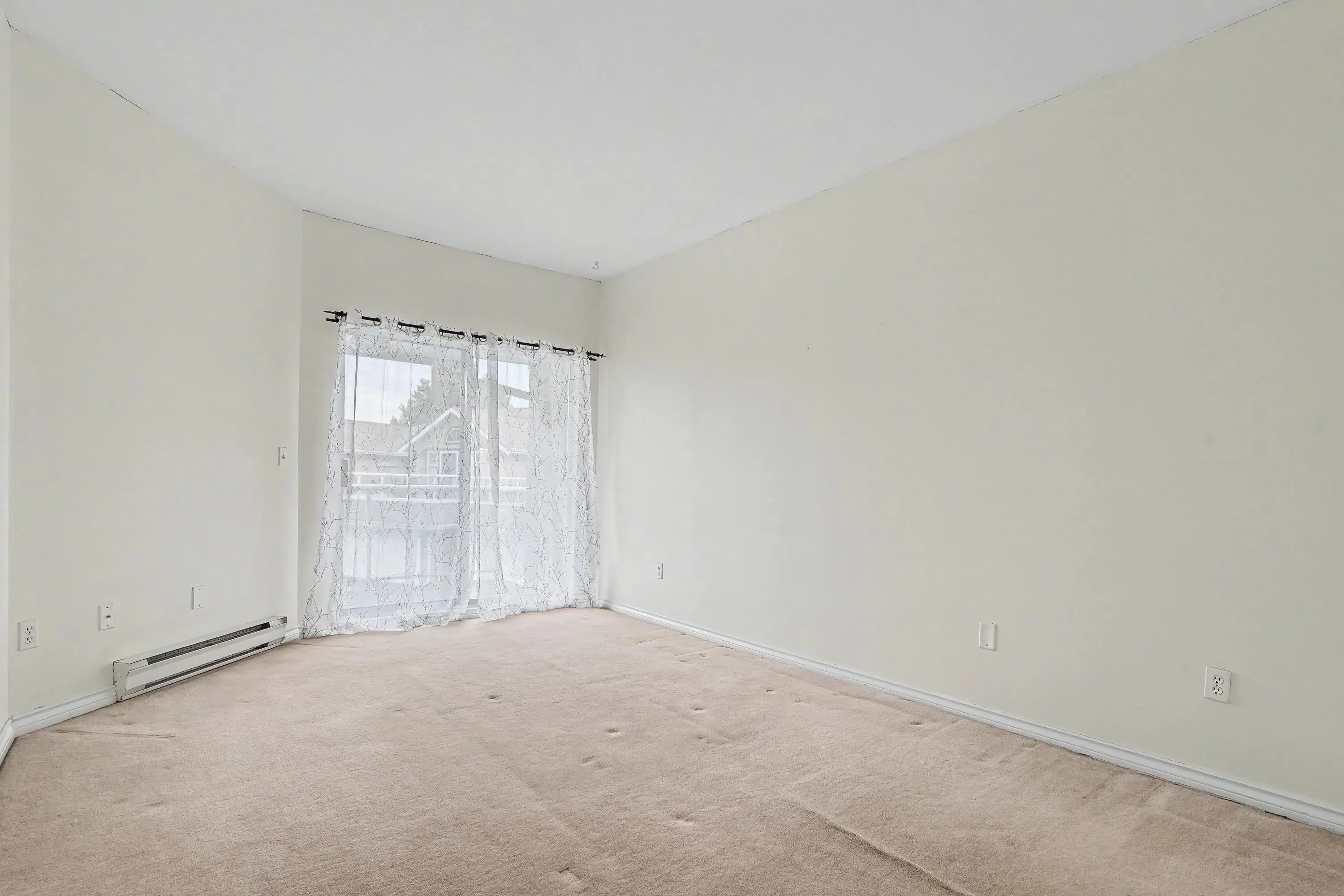 25 Richmond Street #202