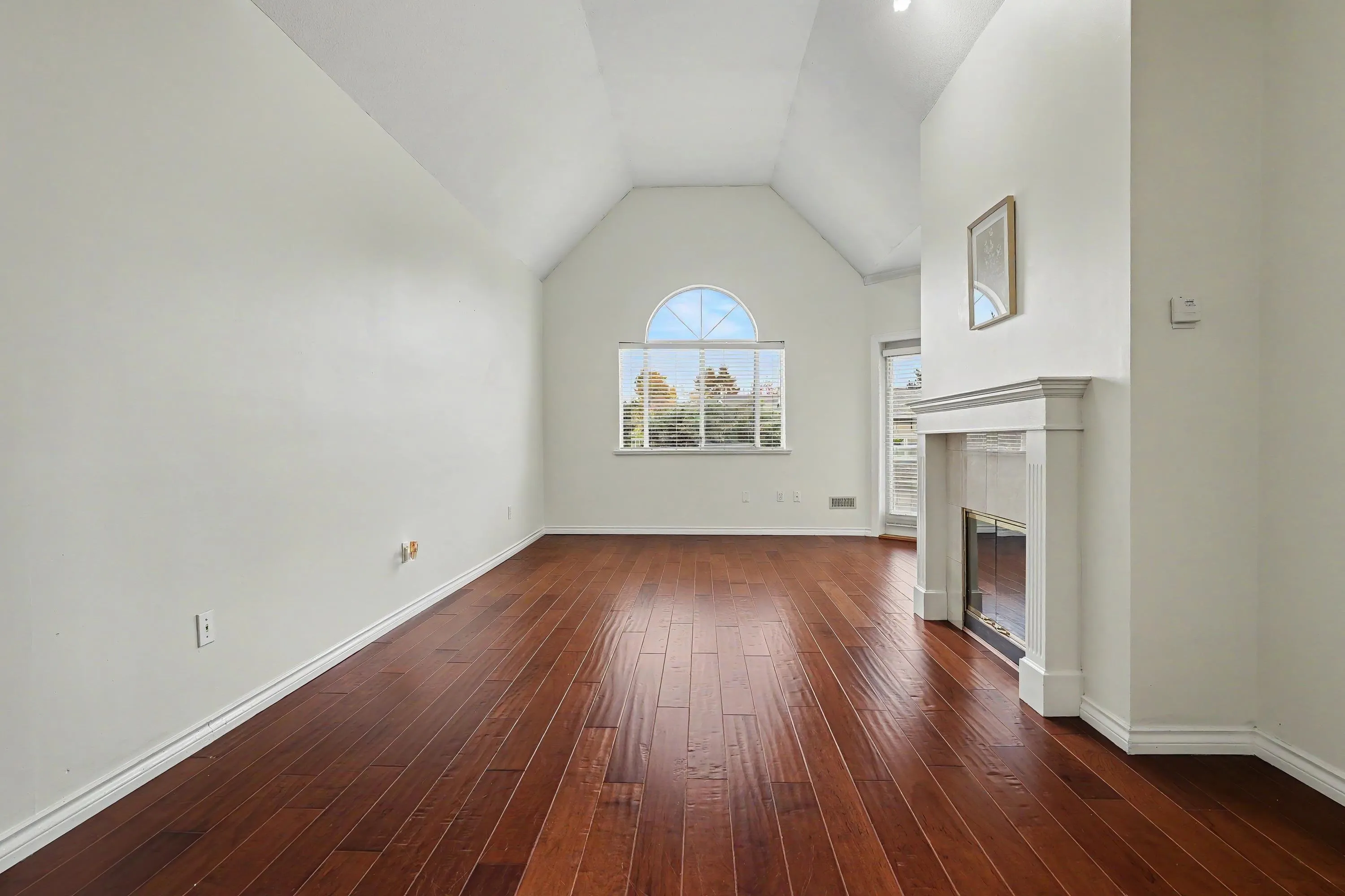 25 Richmond Street #202