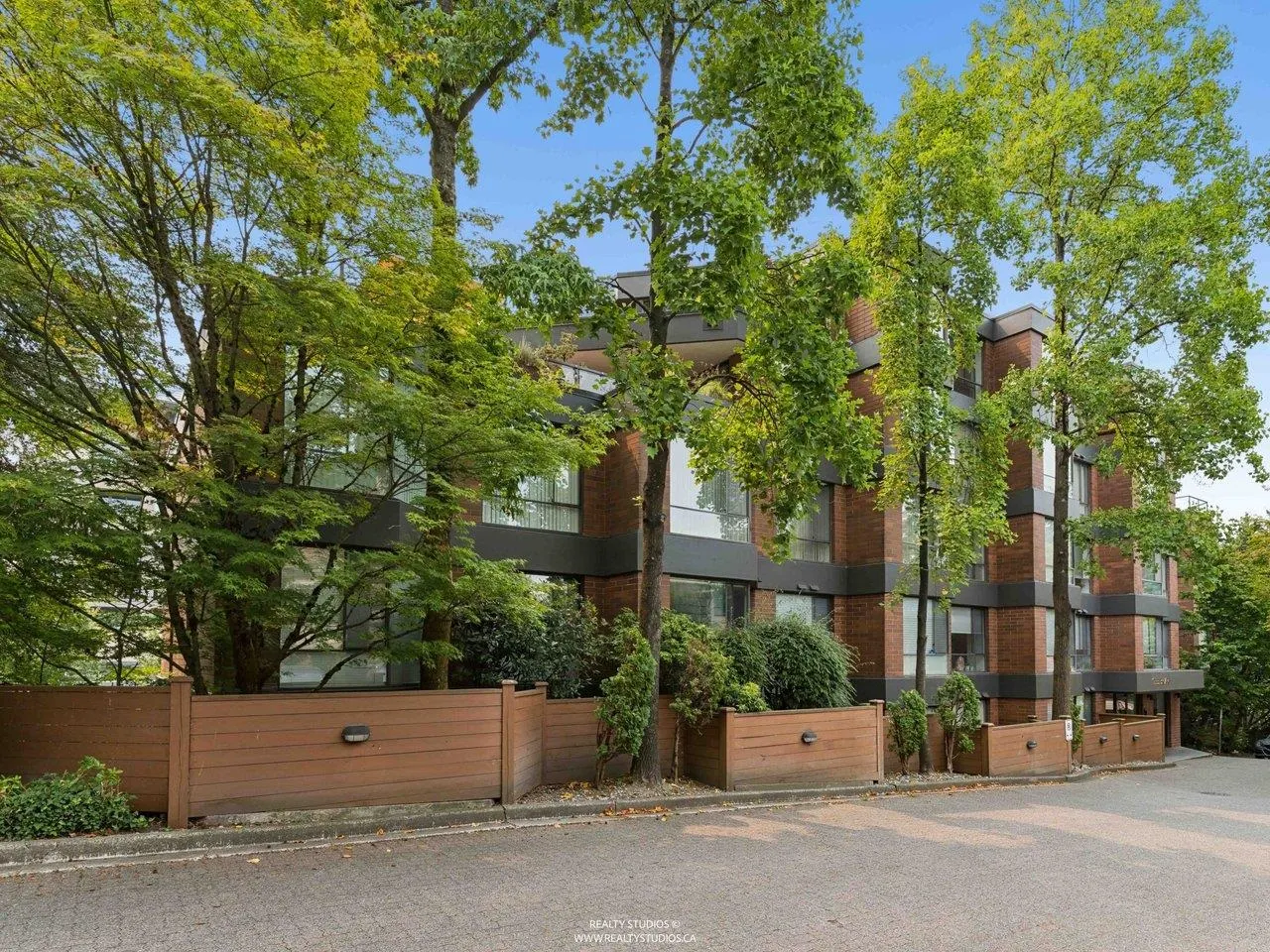 2140 Briar Avenue #206